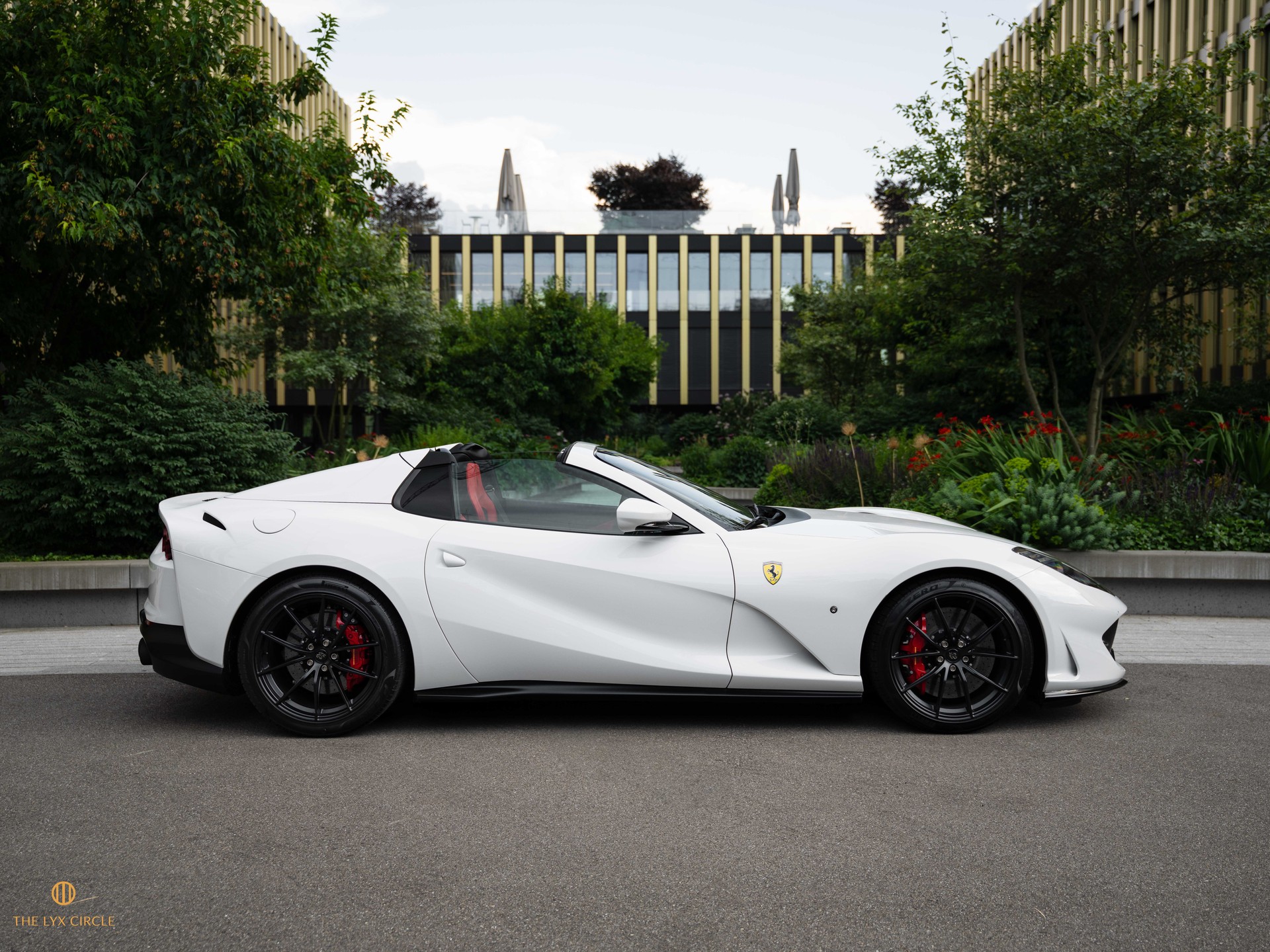FERRARI 812 GTS-image-1