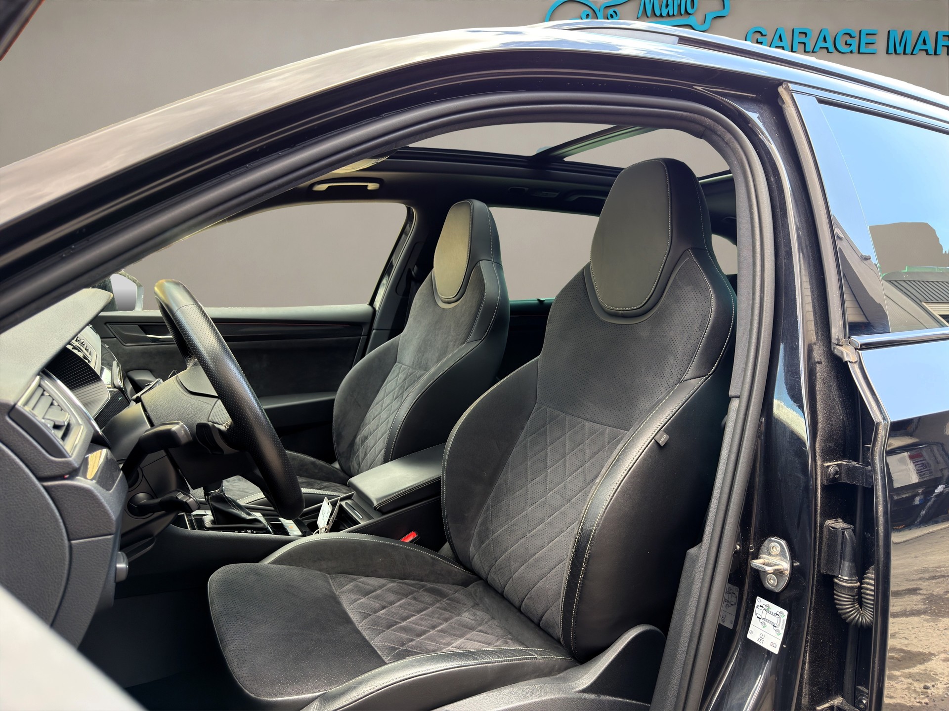 SKODA Superb Combi 2.0 TSI * SportLine+ * DSG 4x4-image-8