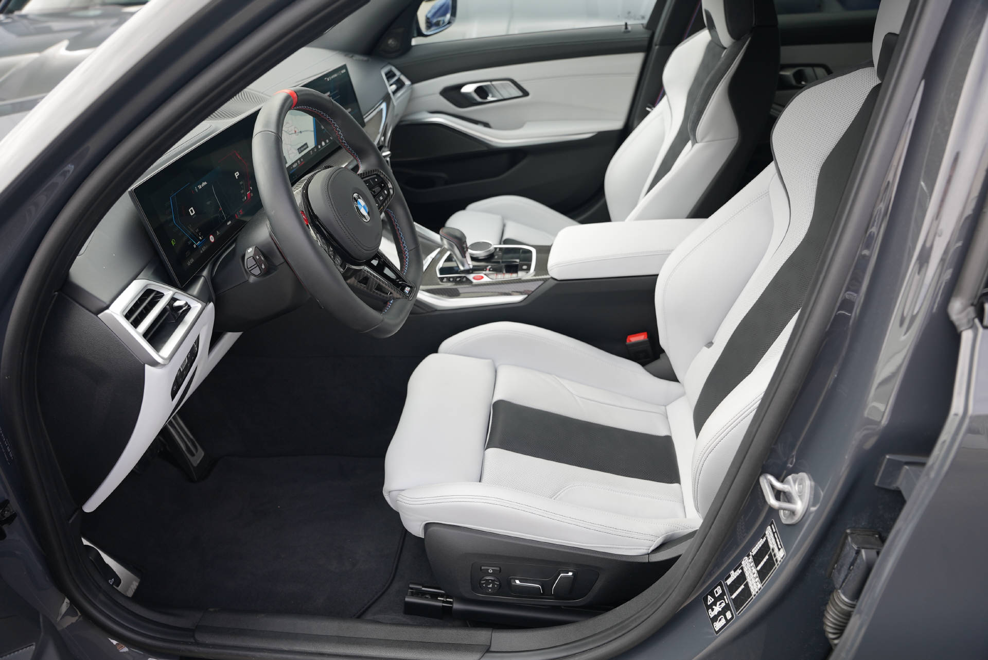 BMW M3 Touring xDrive Competition M LCI-image-7
