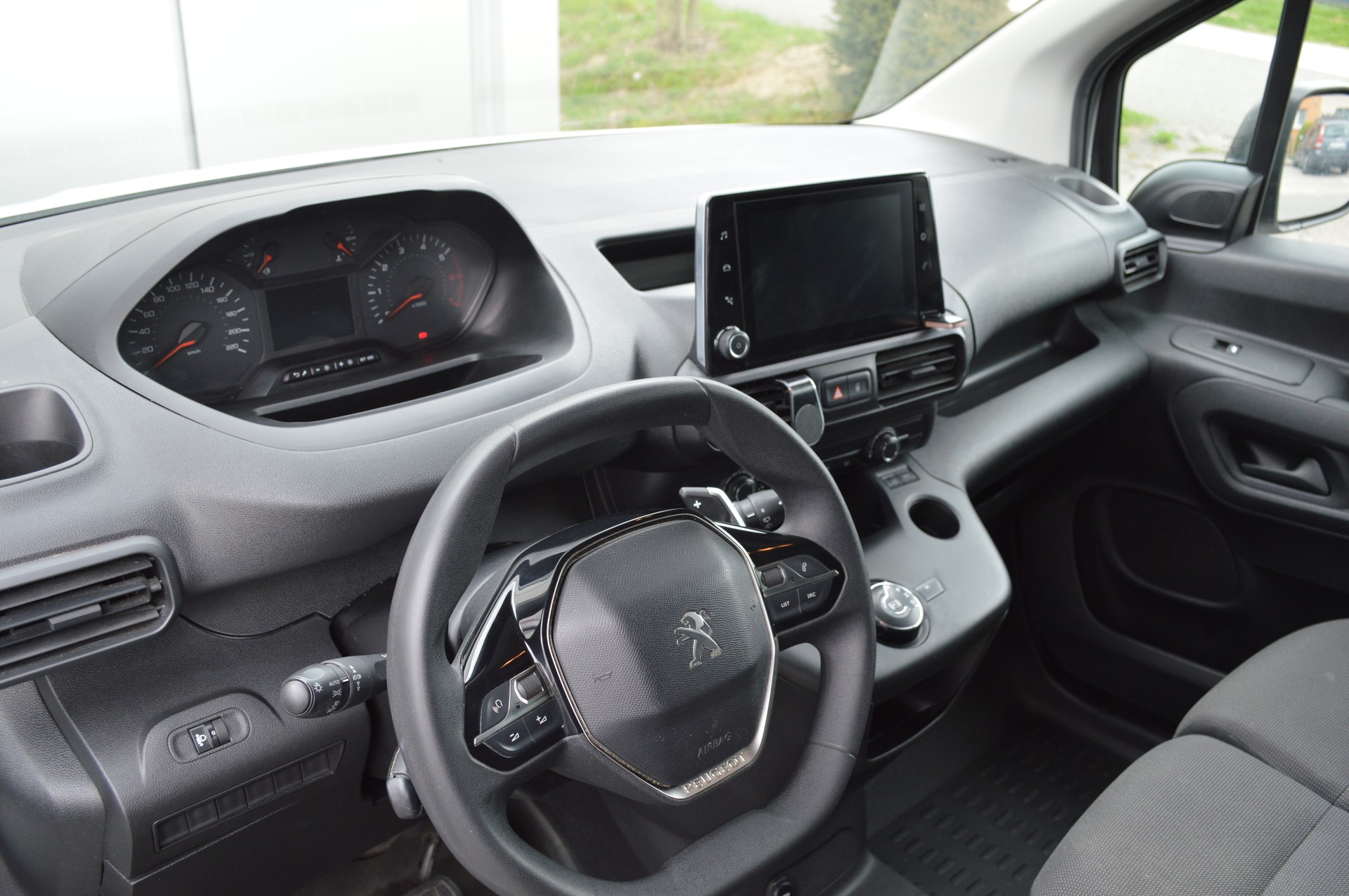 PEUGEOT Partner 1.2 Pure Tech s/s Premium EAT8 650kg-image-11