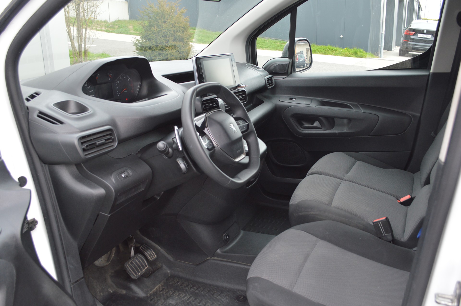 PEUGEOT Partner 1.2 Pure Tech s/s Premium EAT8 650kg-image-9