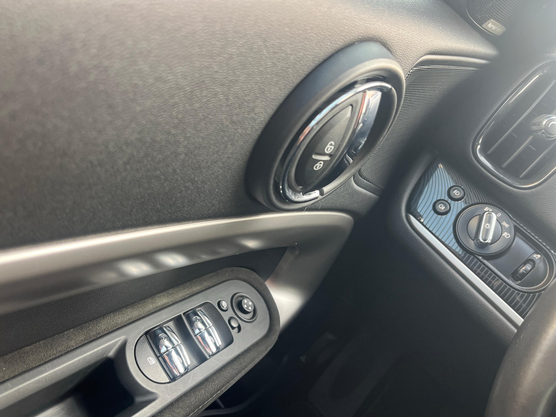 MINI Cooper SE ALL4 Countryman-image-15
