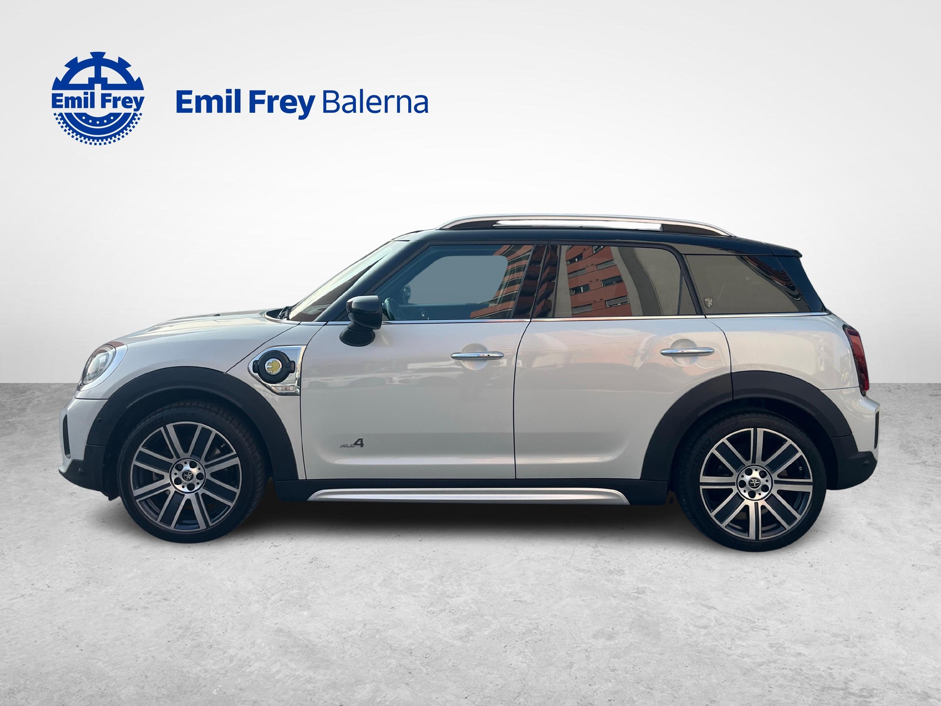 MINI Cooper SE ALL4 Countryman-image-4