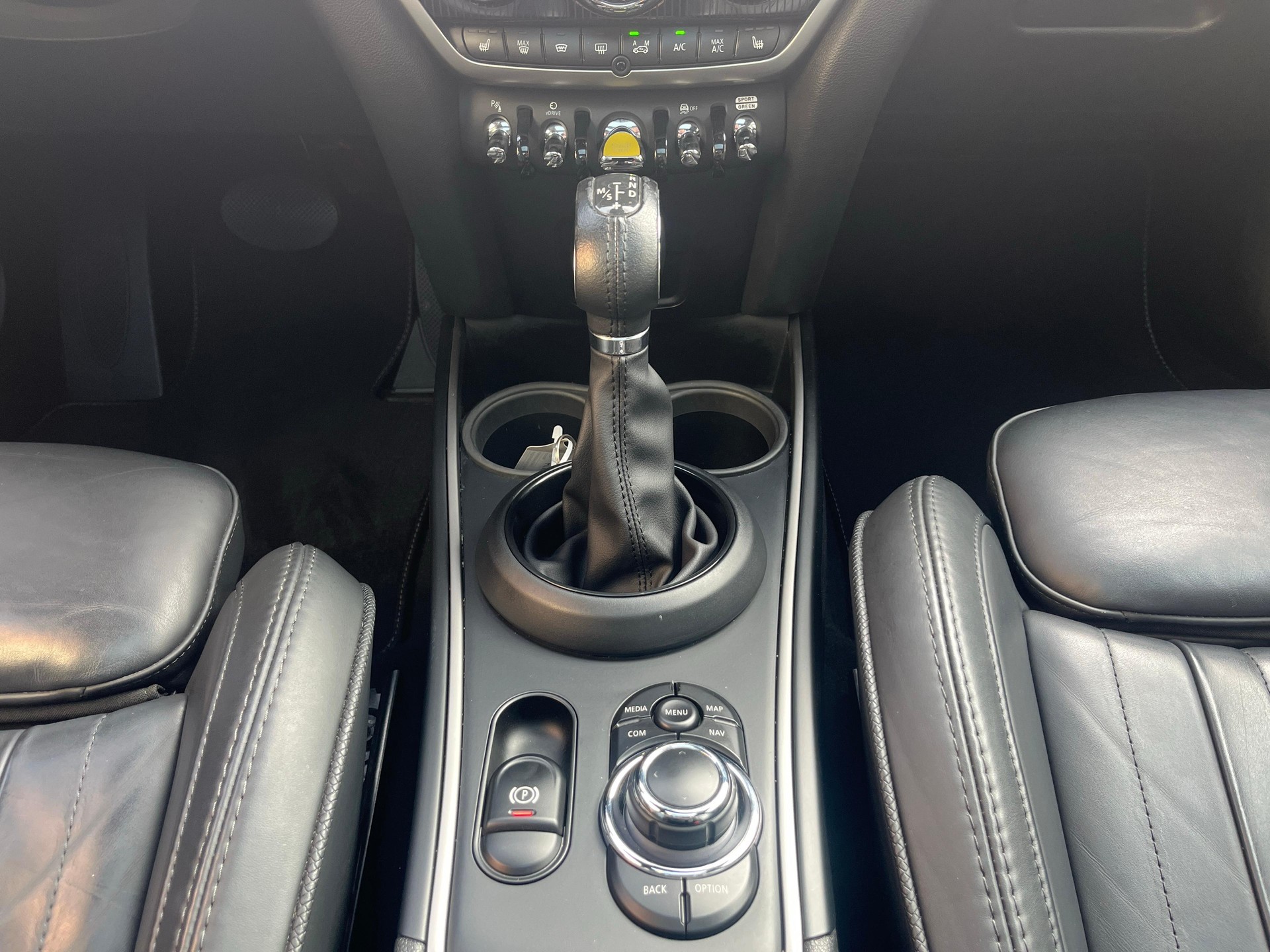 MINI Cooper SE ALL4 Countryman-image-19