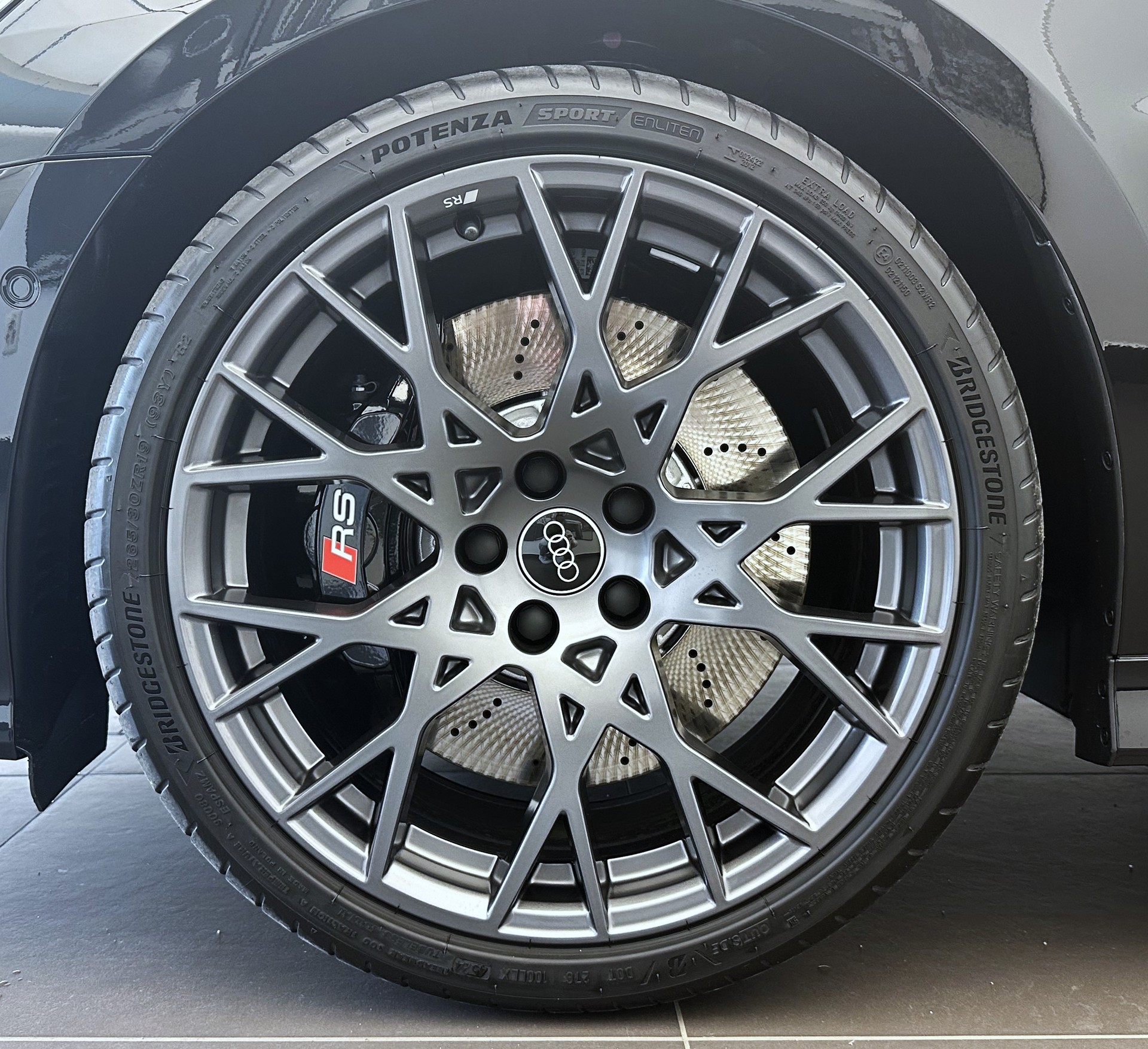 AUDI RS3 Sportback 2.5 TSI quattro S-tronic-image-2