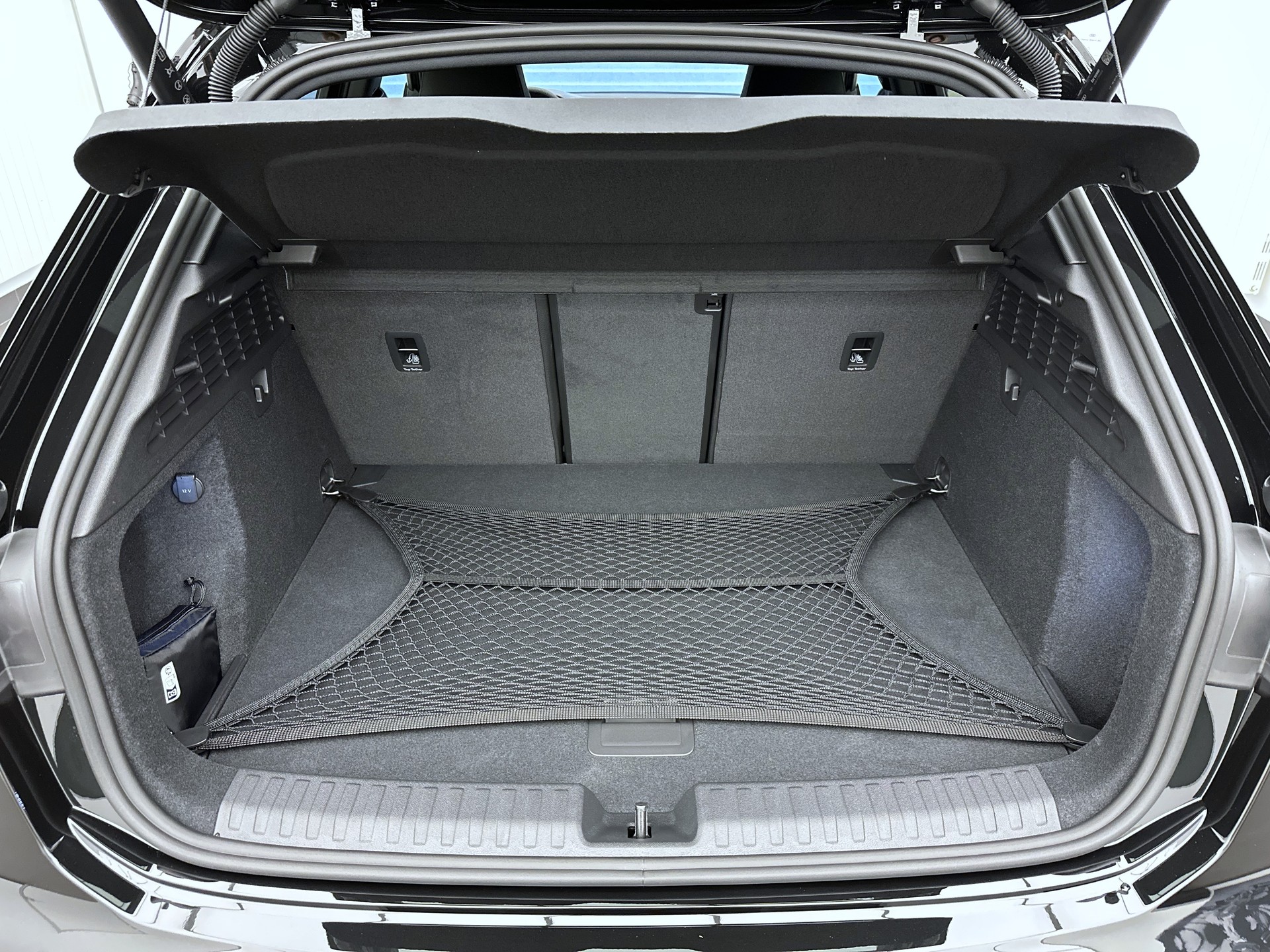 AUDI RS3 Sportback 2.5 TSI quattro S-tronic-image-24