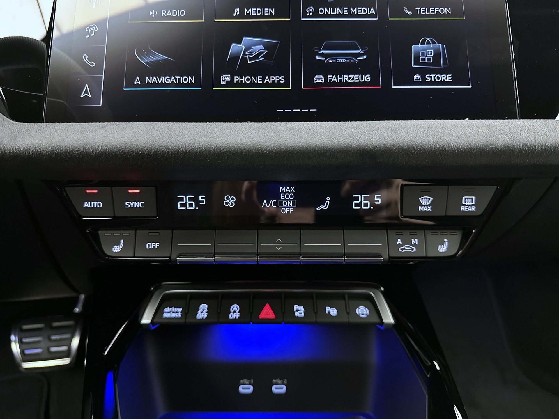 AUDI RS3 Sportback 2.5 TSI quattro S-tronic-image-16