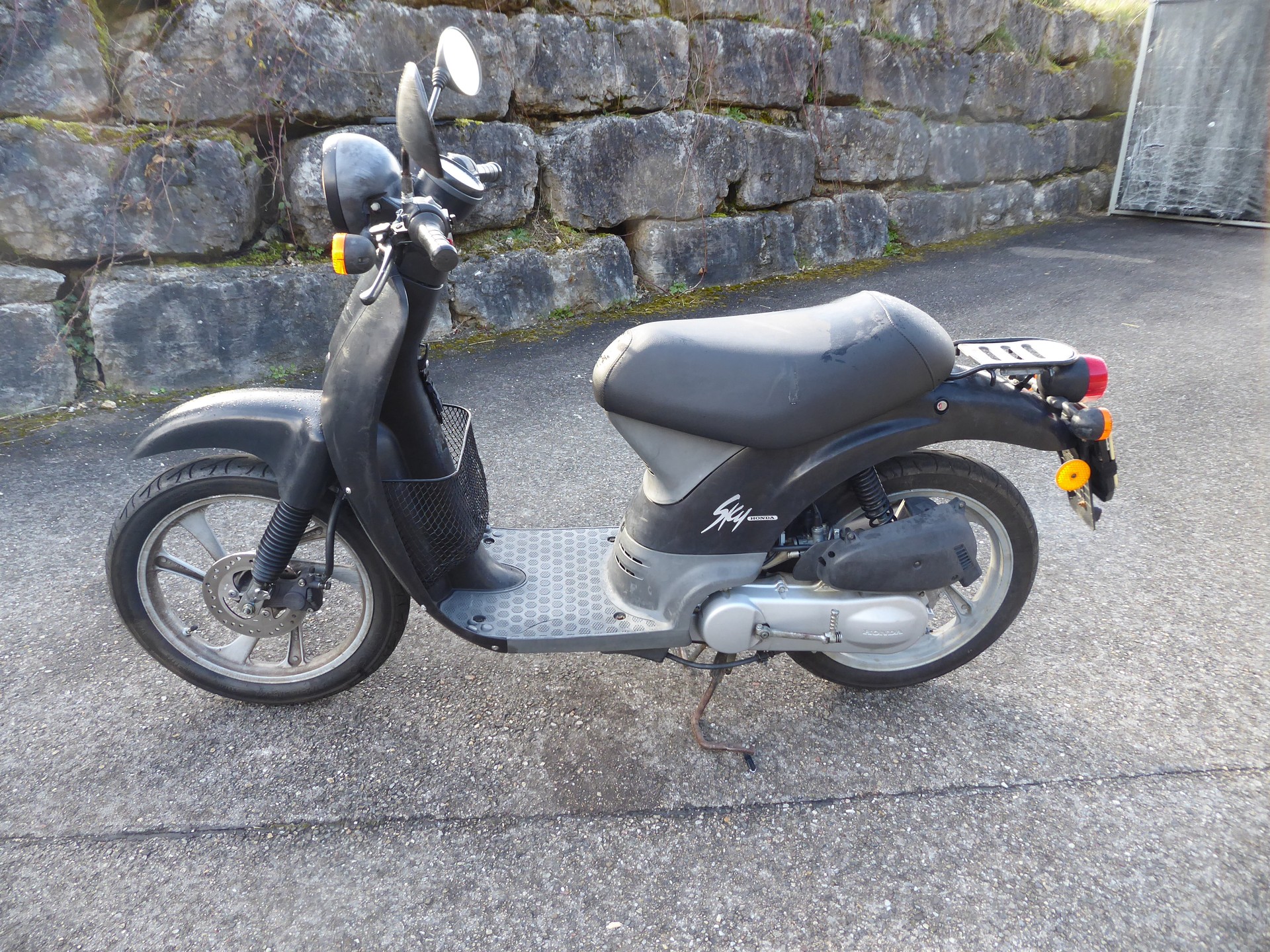 HONDA SGX 50 Sky-showroom-element-2
