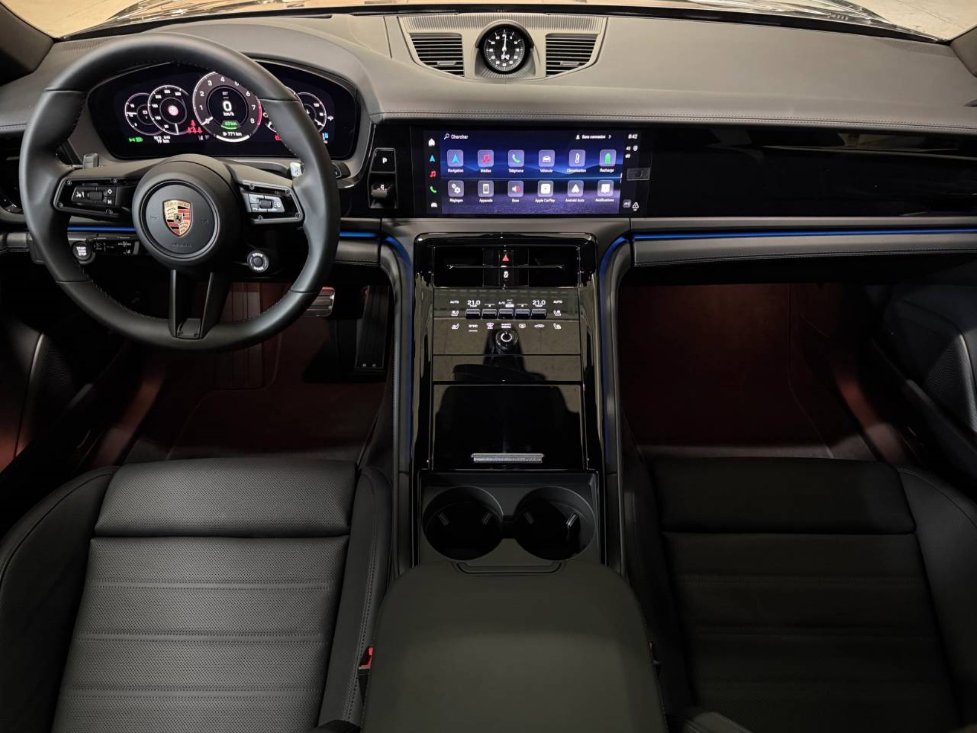 PORSCHE Panamera 4S E-Hybrid-image-13