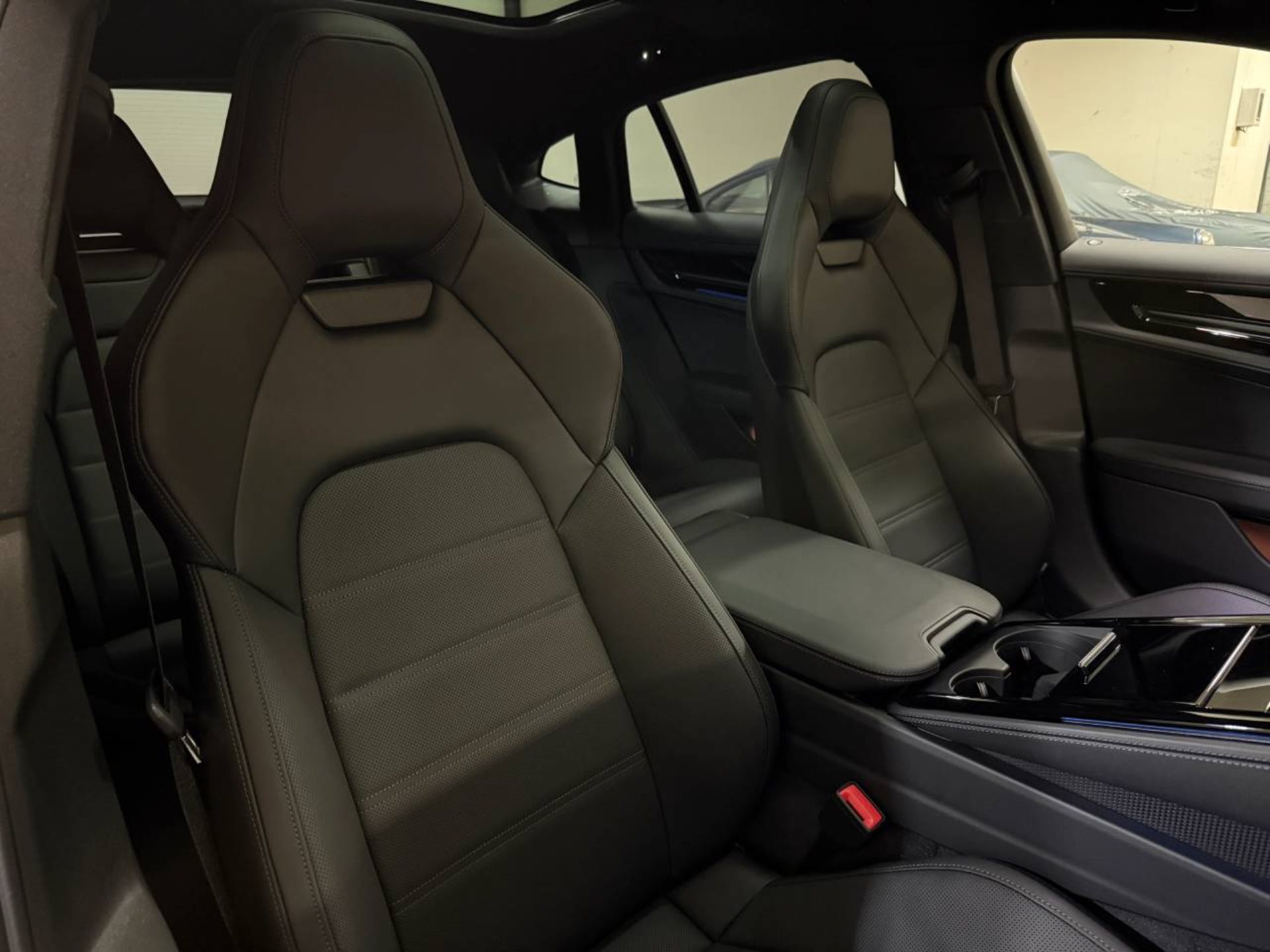 PORSCHE Panamera 4S E-Hybrid-image-18