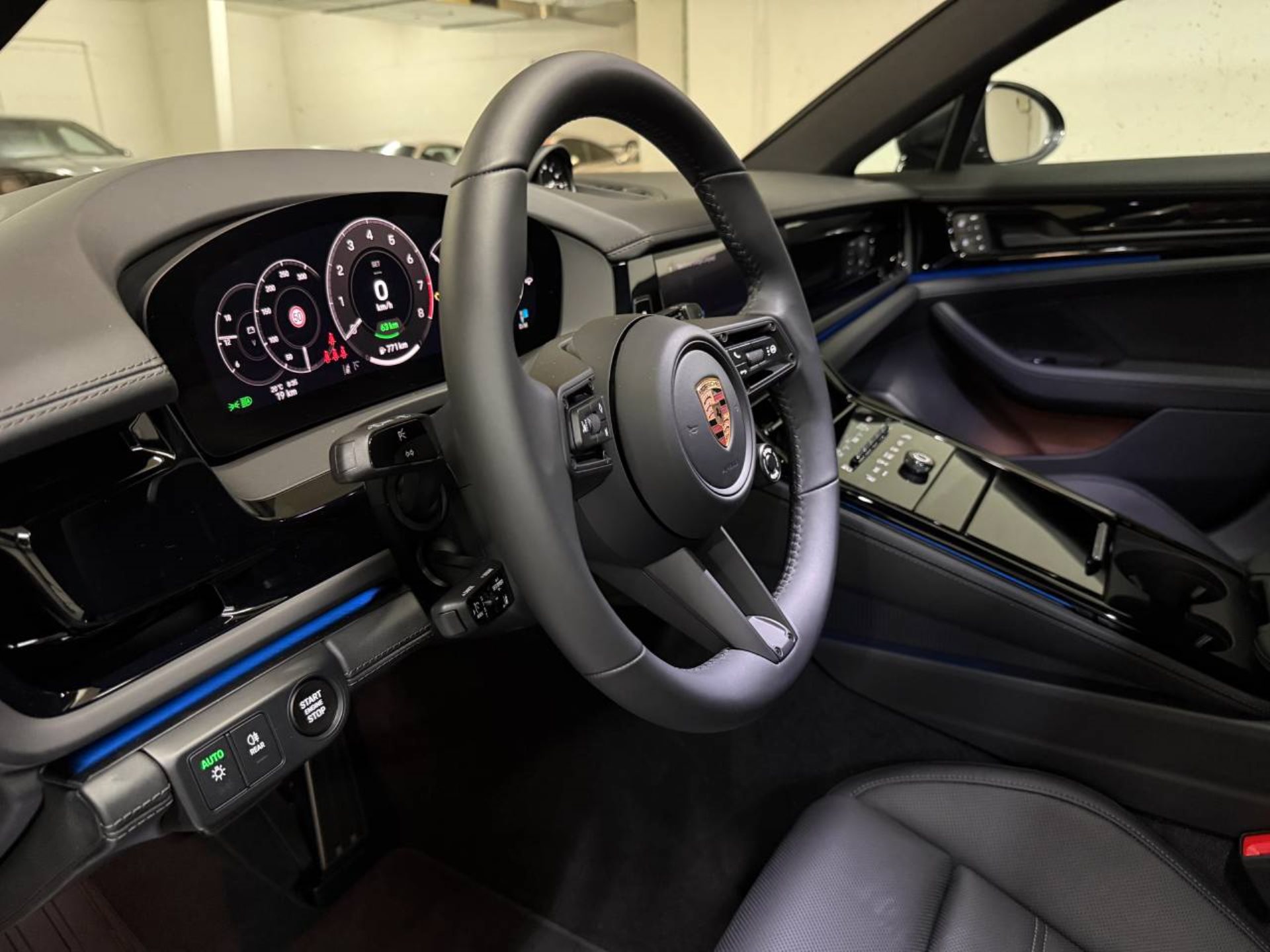 PORSCHE Panamera 4S E-Hybrid-image-23