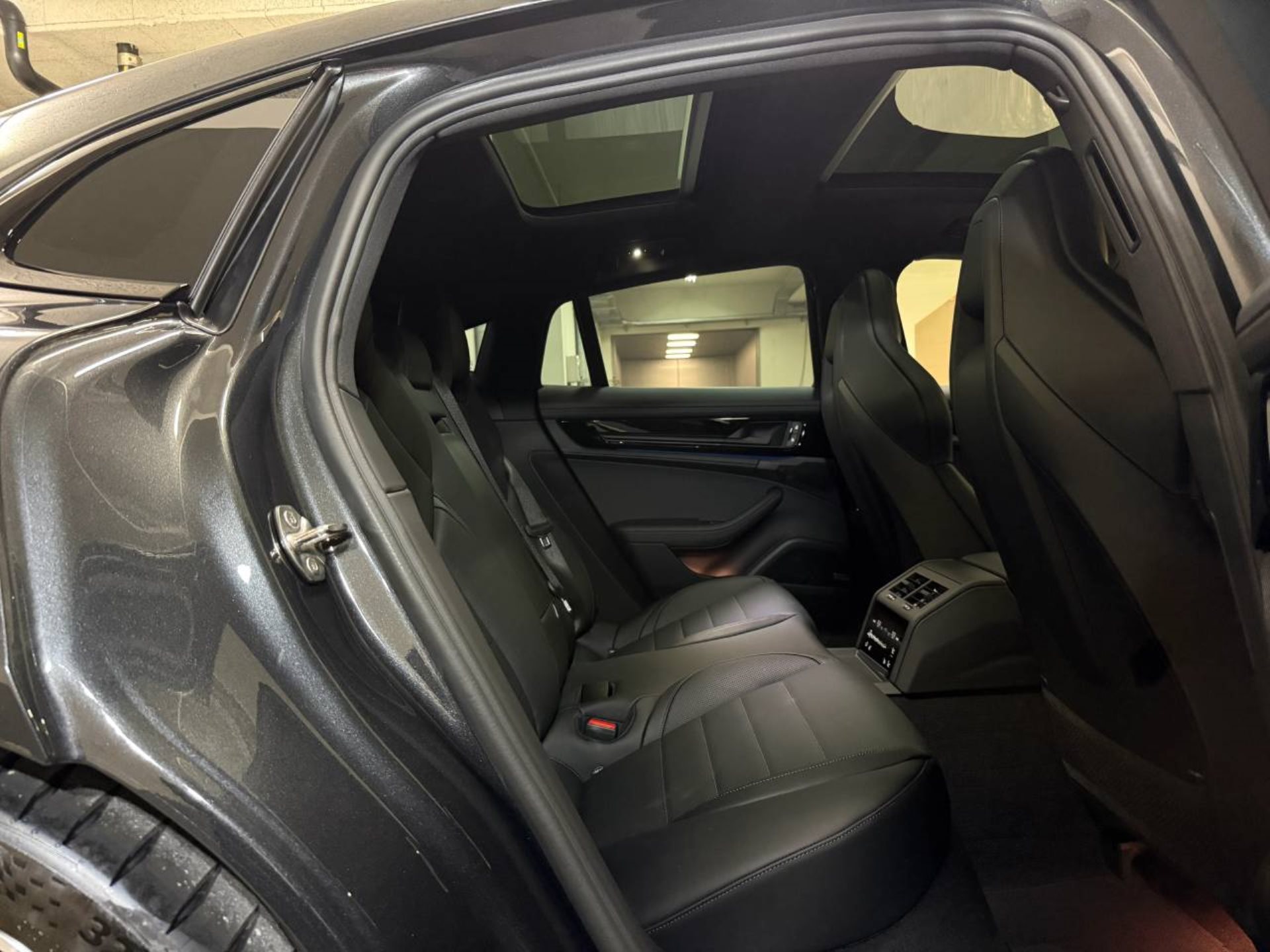 PORSCHE Panamera 4S E-Hybrid-image-20