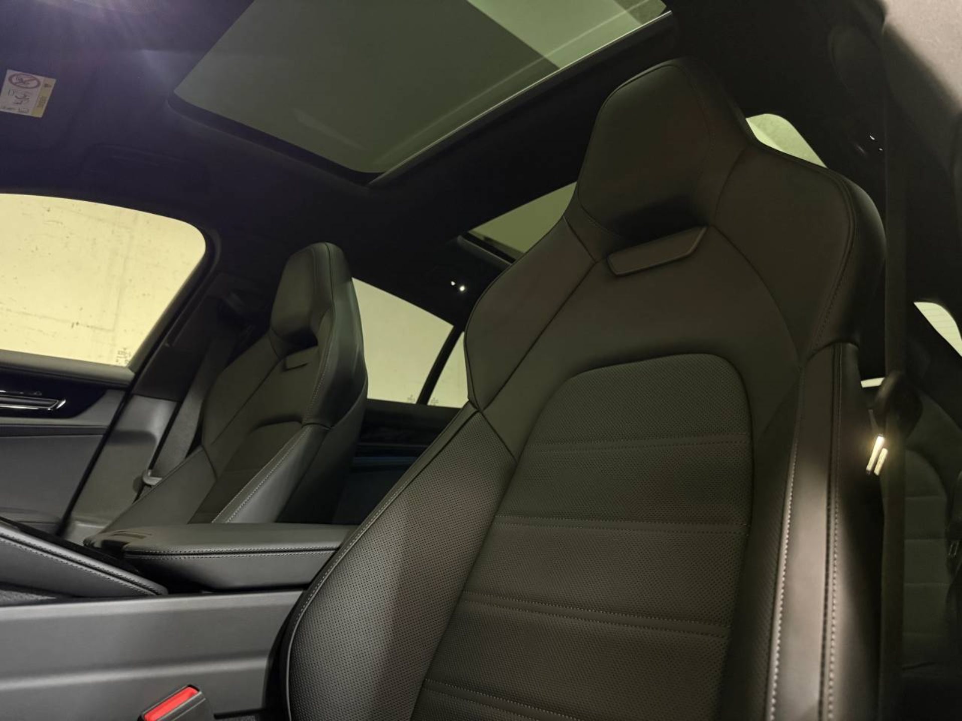 PORSCHE Panamera 4S E-Hybrid-image-15