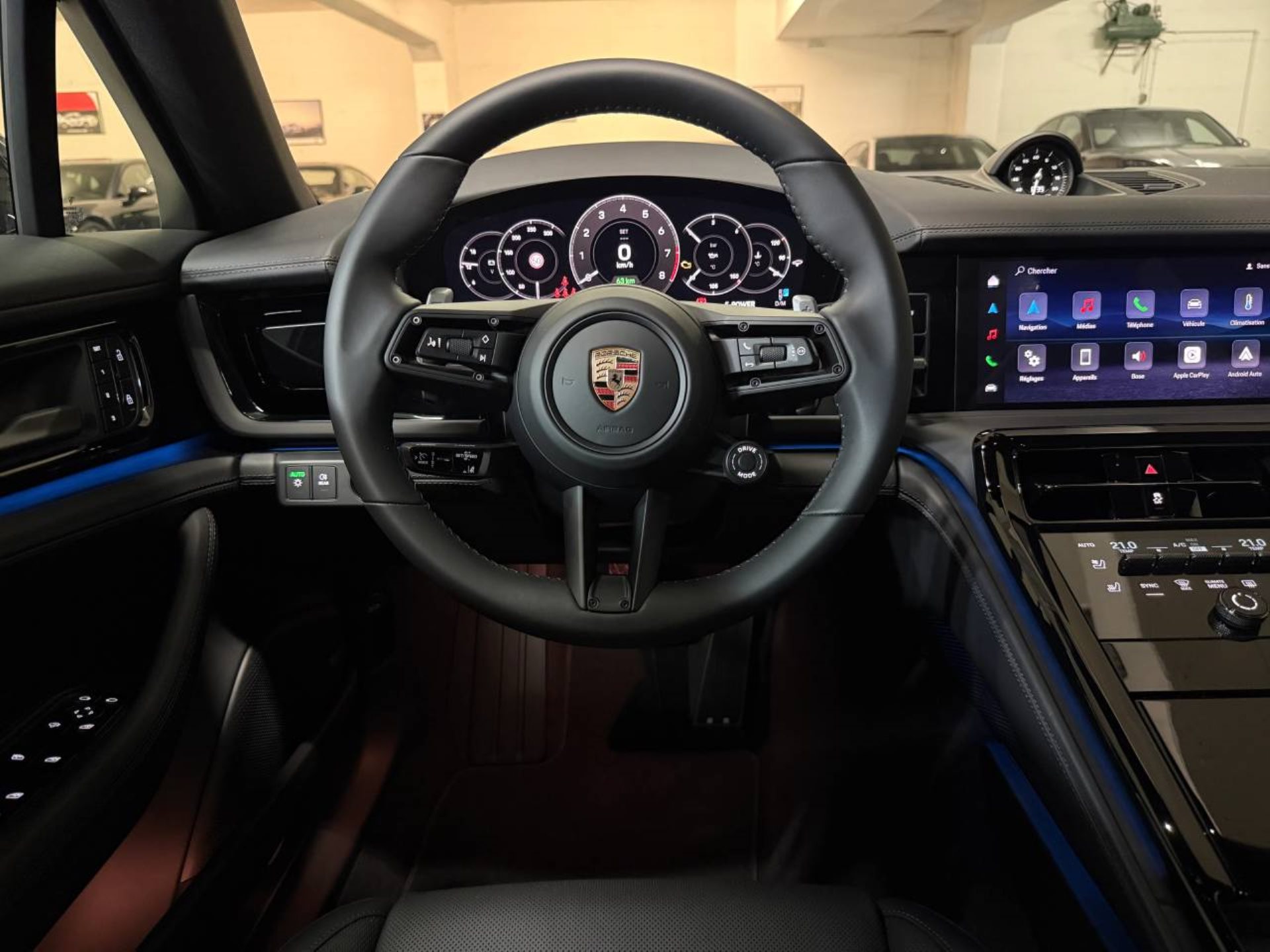 PORSCHE Panamera 4S E-Hybrid-image-16