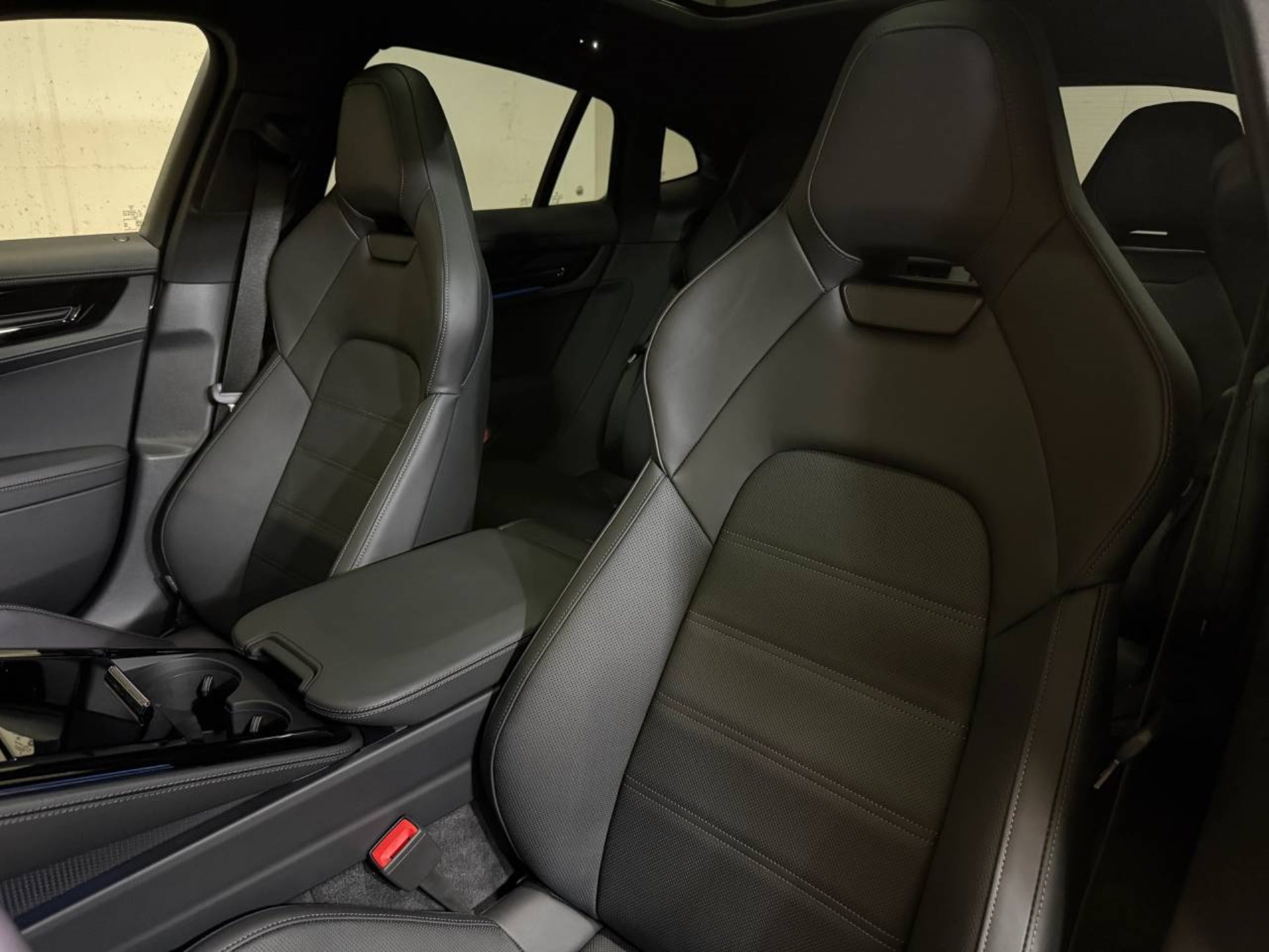 PORSCHE Panamera 4S E-Hybrid-image-4
