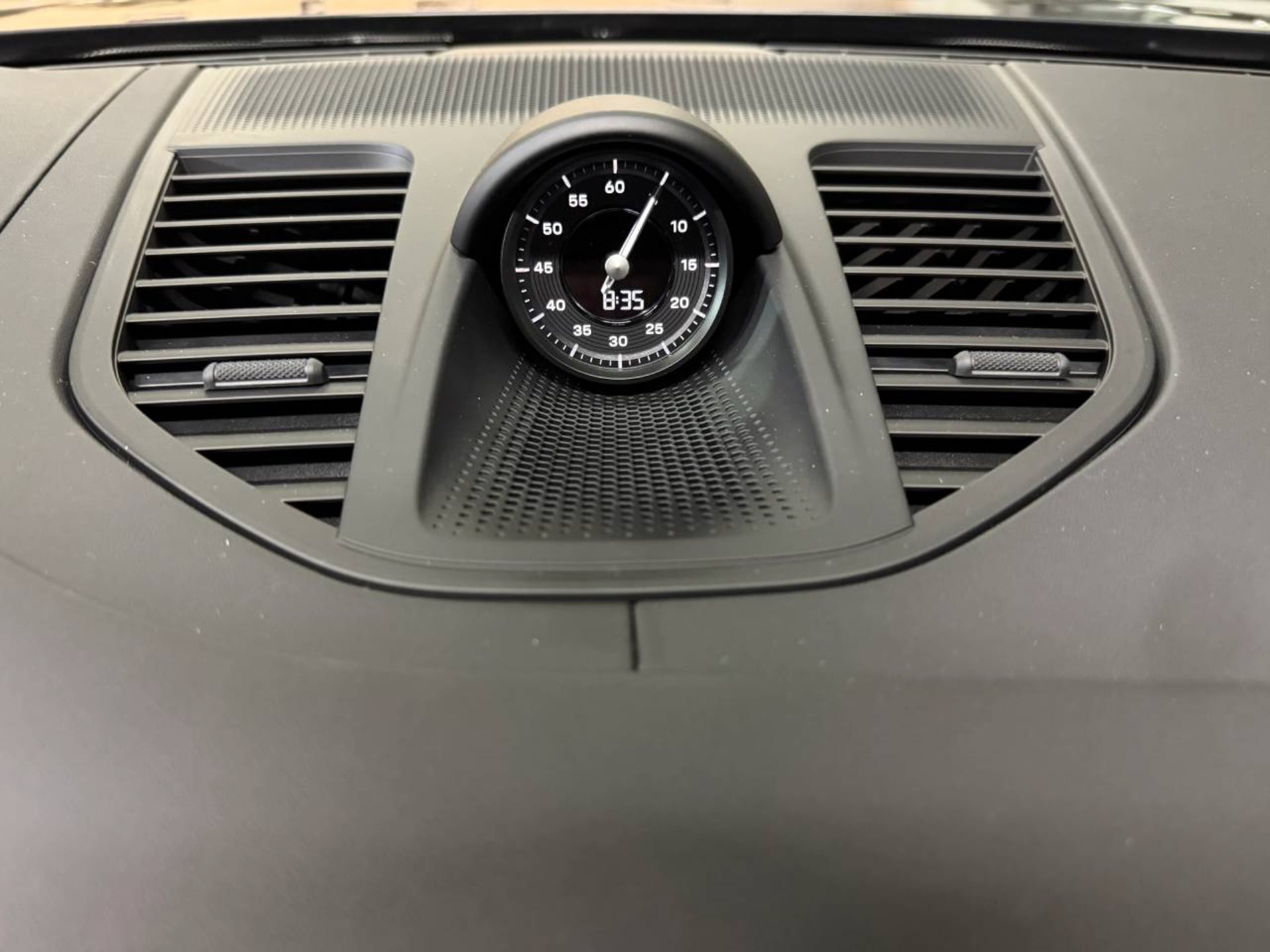 PORSCHE Panamera 4S E-Hybrid-image-22