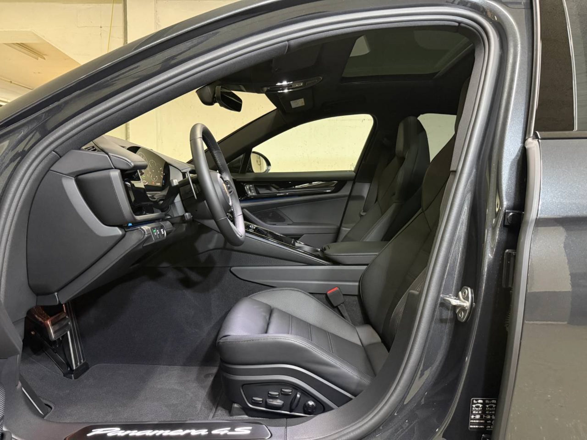 PORSCHE Panamera 4S E-Hybrid-image-14