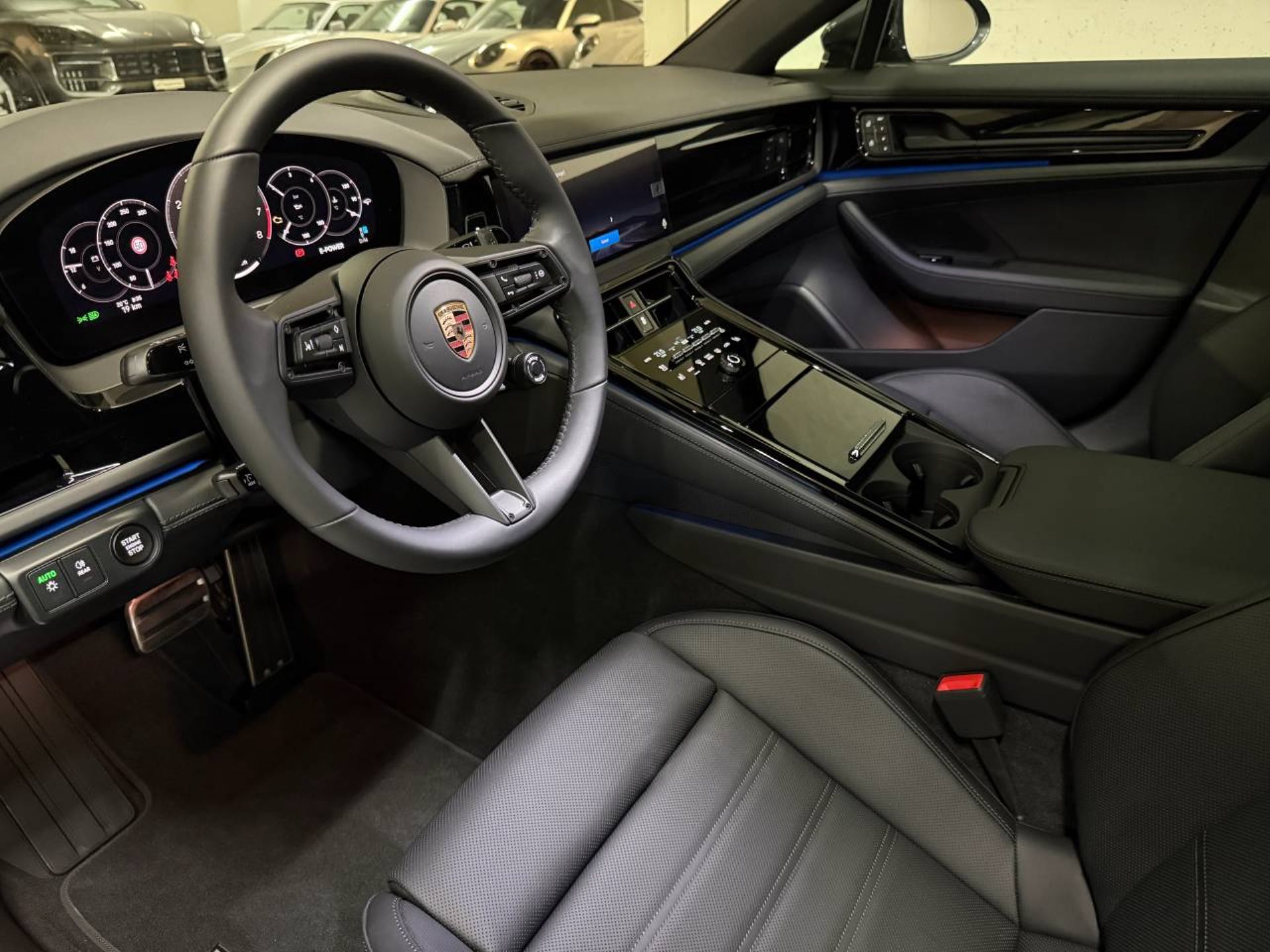PORSCHE Panamera 4S E-Hybrid-image-3