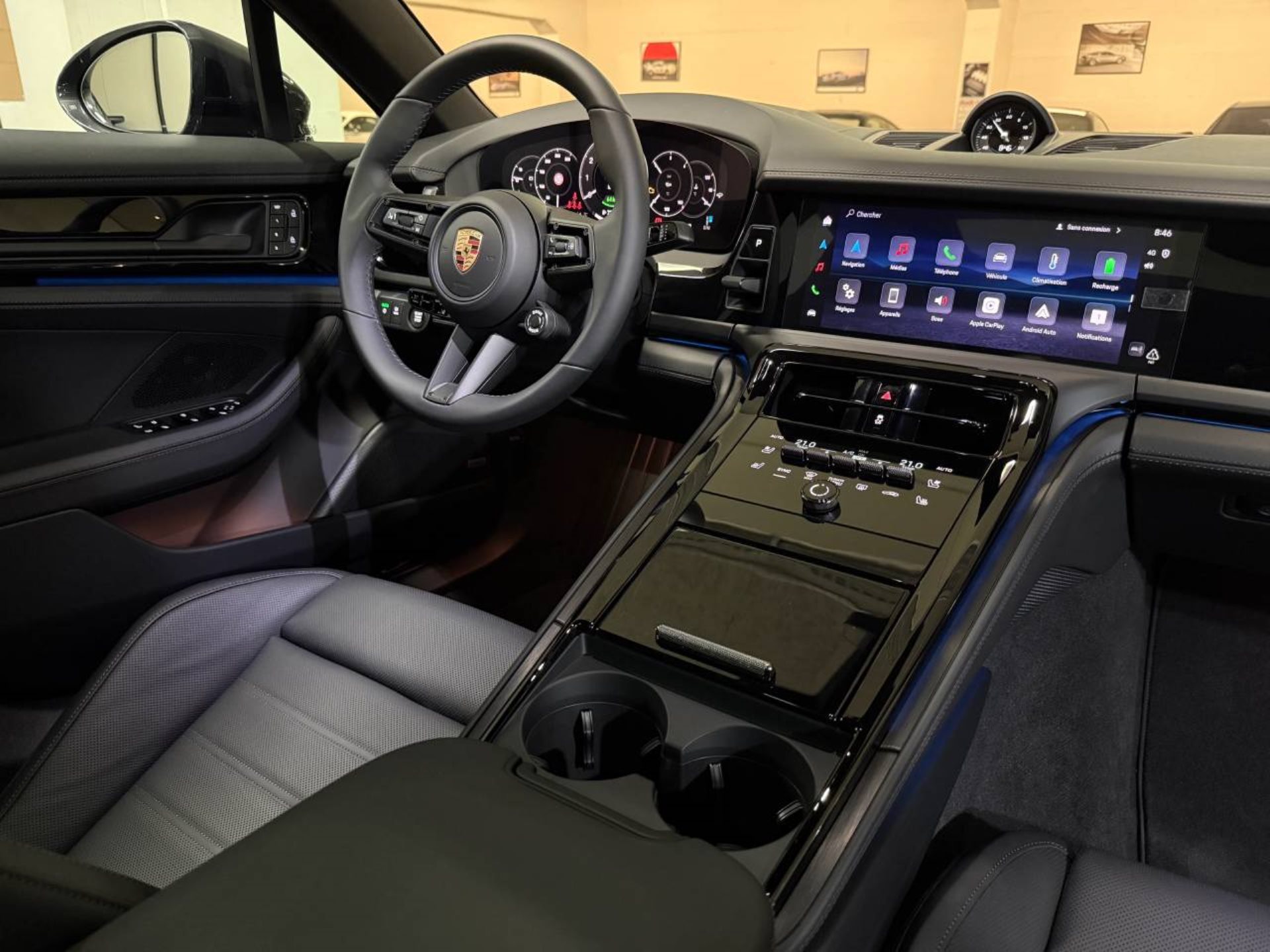 PORSCHE Panamera 4S E-Hybrid-image-17