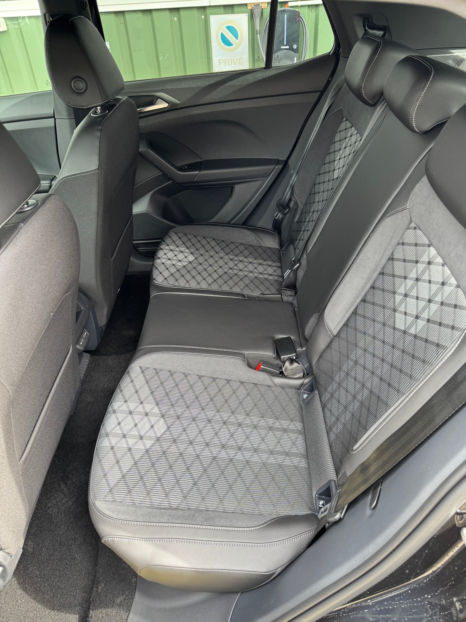 VW T-Cross 1.5 TSI EVO ACT R-Line Aussen und Innen DSG 150 PS mit 39 % Rabatt !-image-17