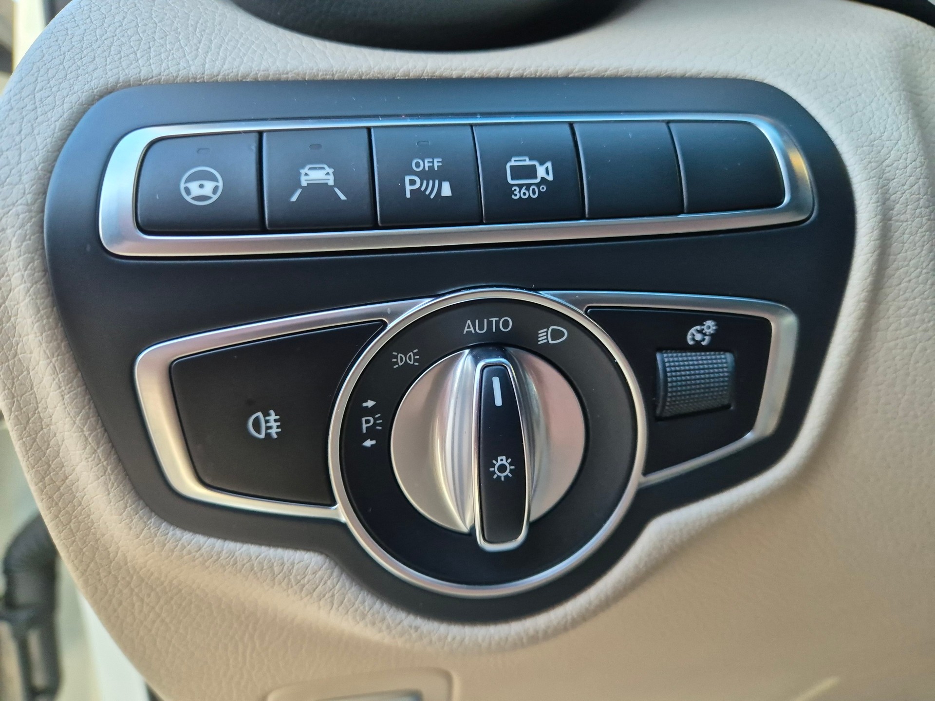 MERCEDES-BENZ GLC Coupé 250 d AMG Line 4Matic 9G-Tronic-image-16