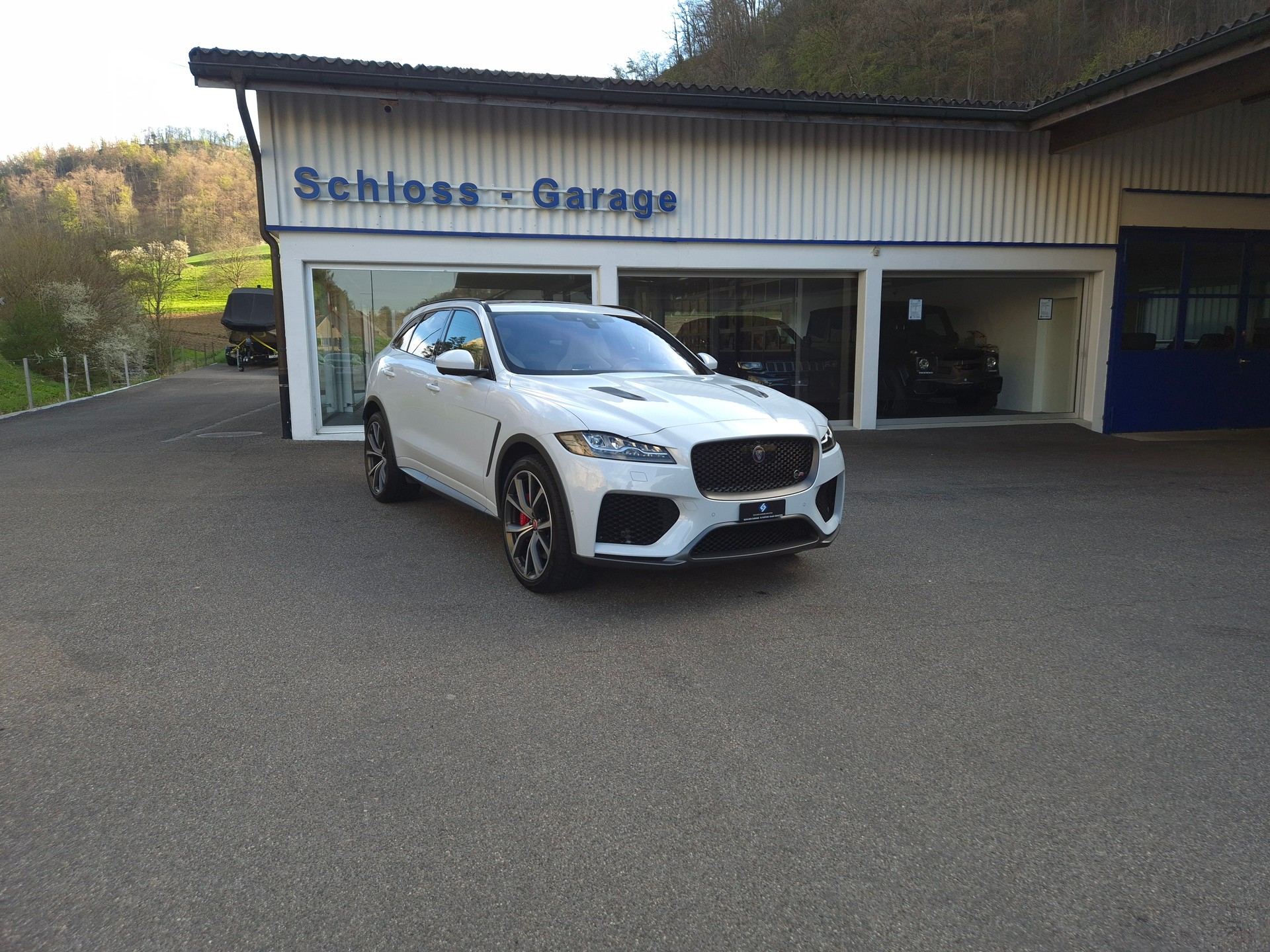 JAGUAR F-Pace 5.0 V8 SVR AWD Automatik-showroom-element-1