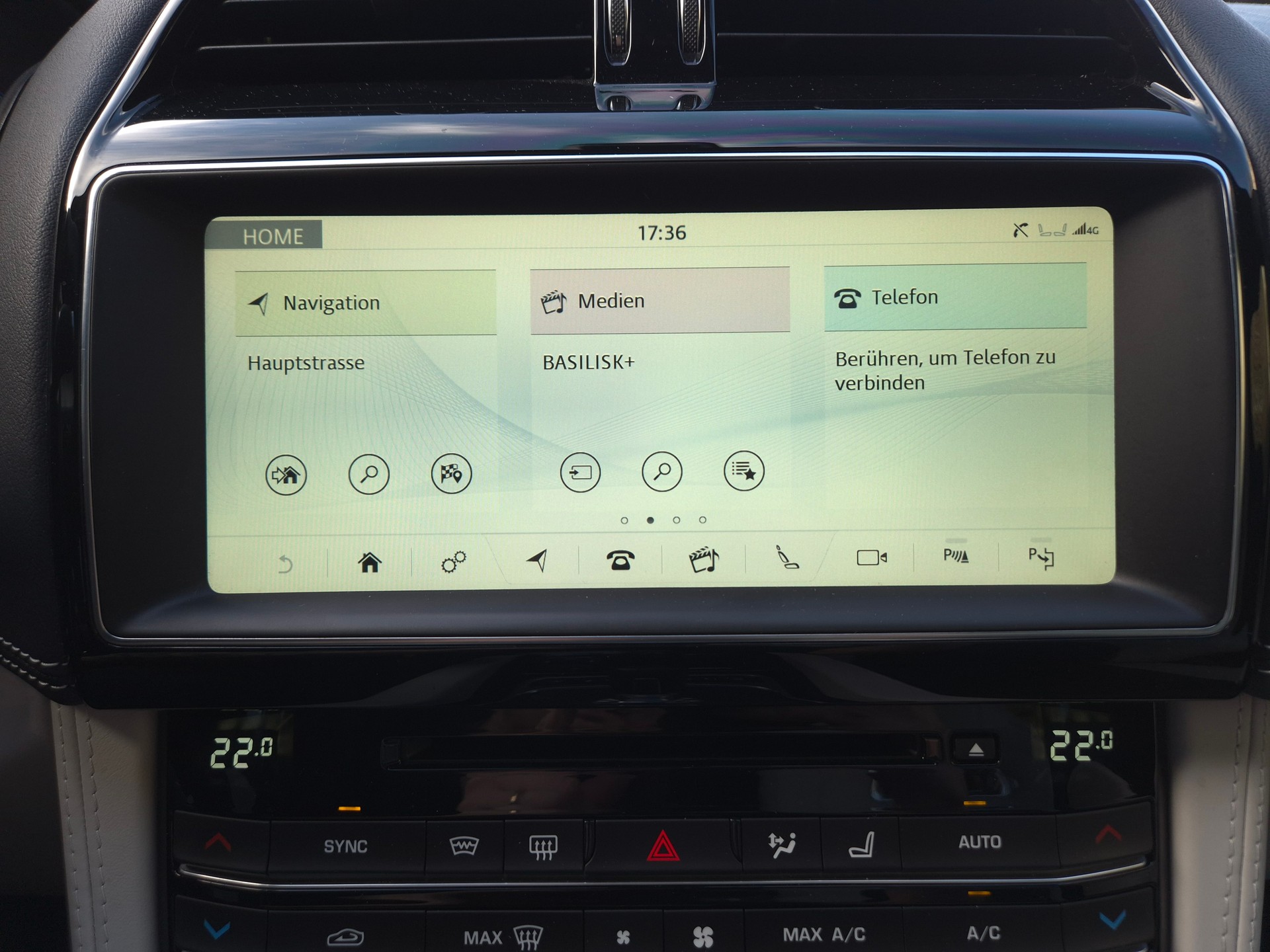 JAGUAR F-Pace 5.0 V8 SVR AWD Automatik-image-18