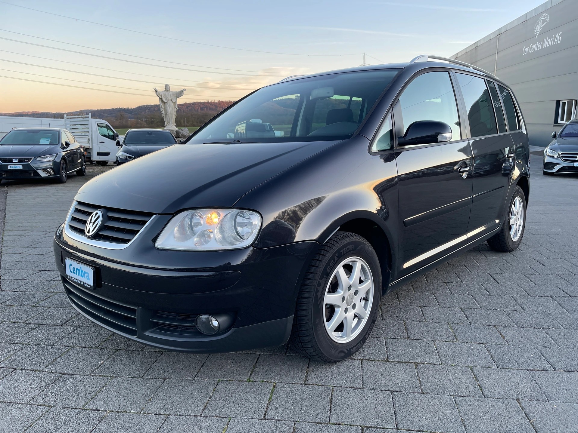 VW Touran 2.0 TDI Trendline-image-1
