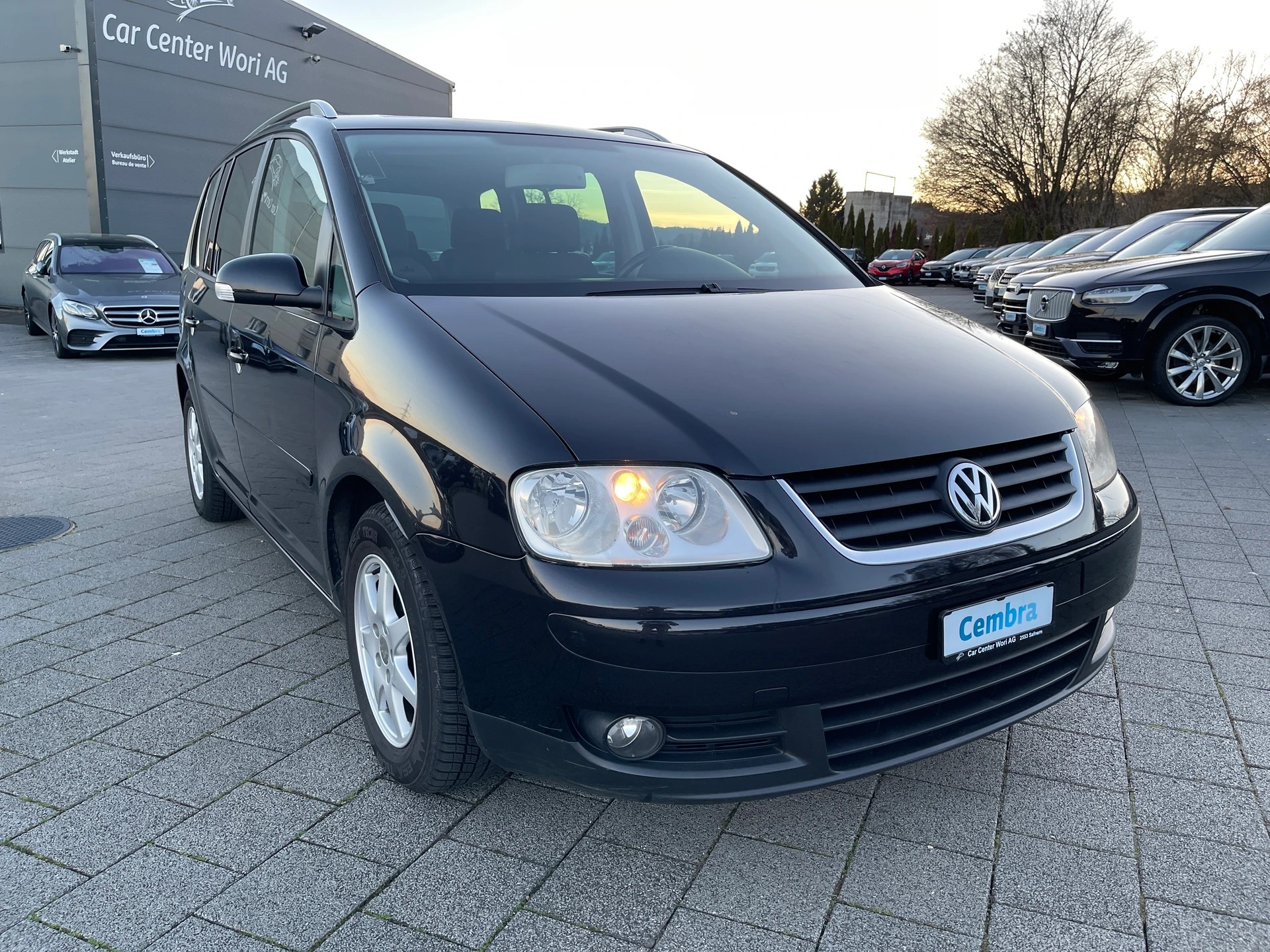 VW Touran 2.0 TDI Trendline-image-5