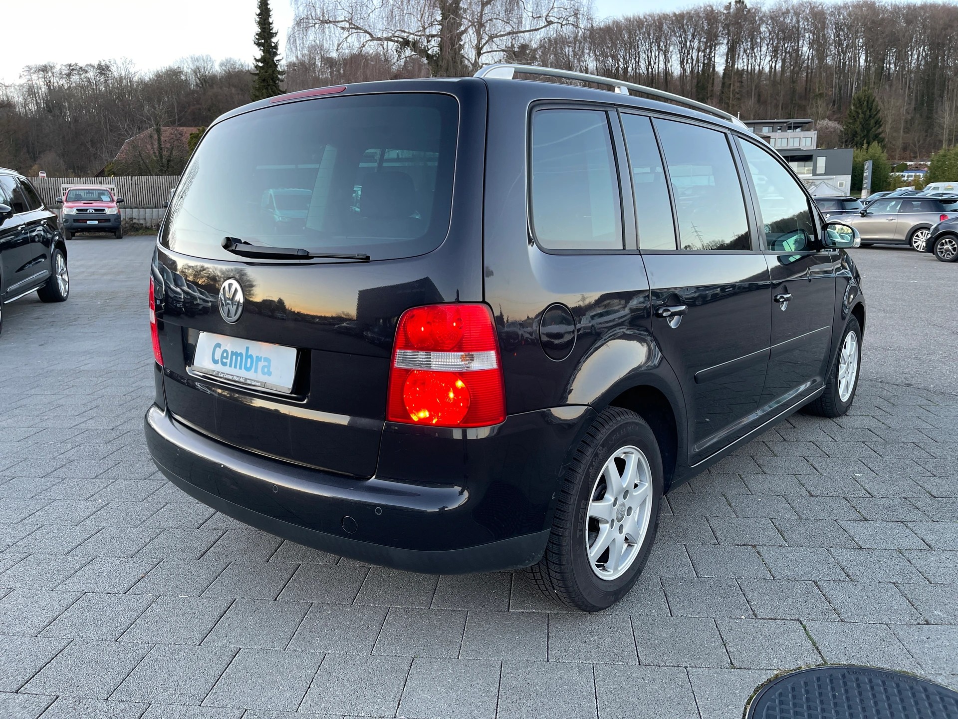 VW Touran 2.0 TDI Trendline-image-3