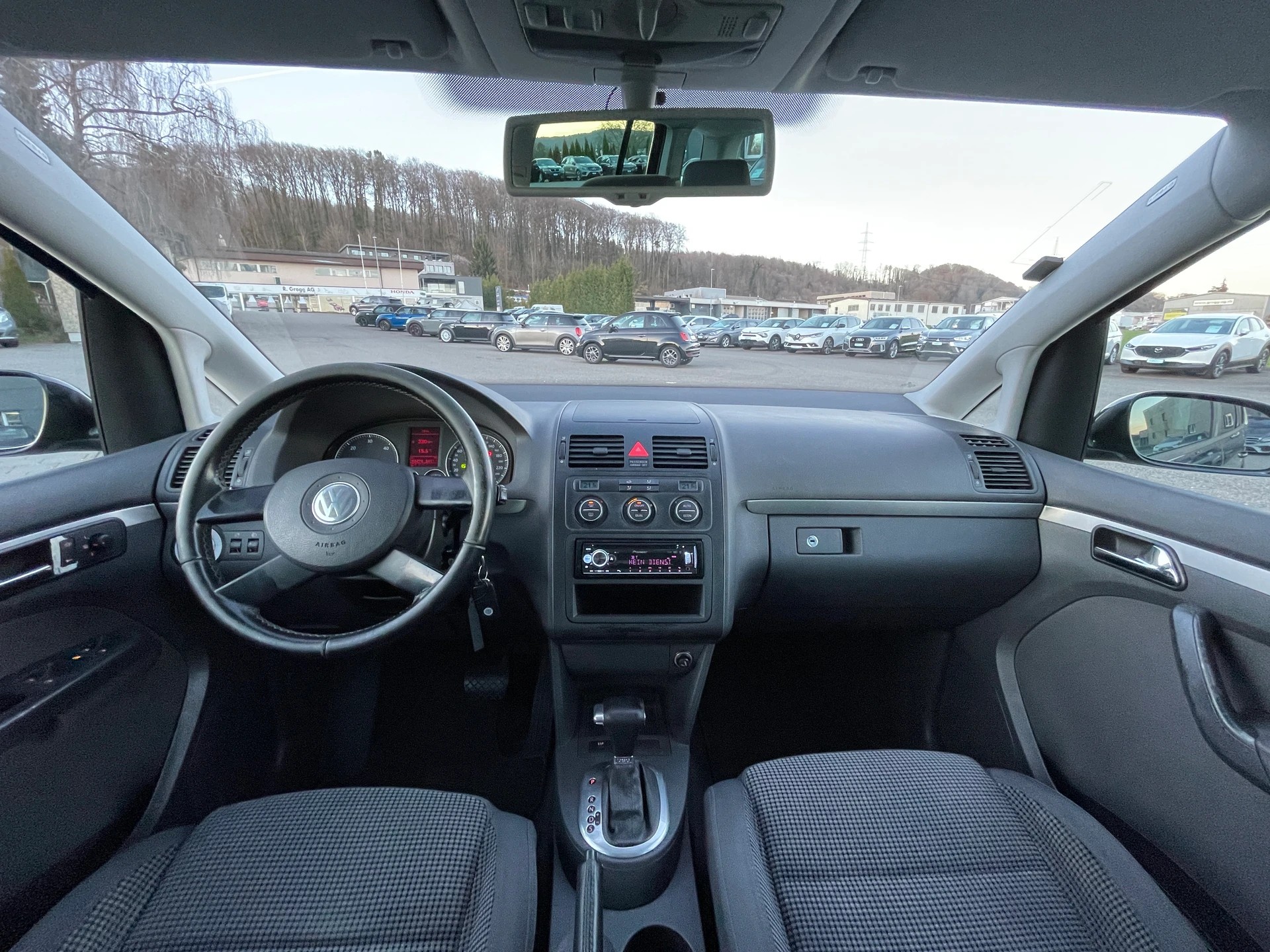 VW Touran 2.0 TDI Trendline-image-7