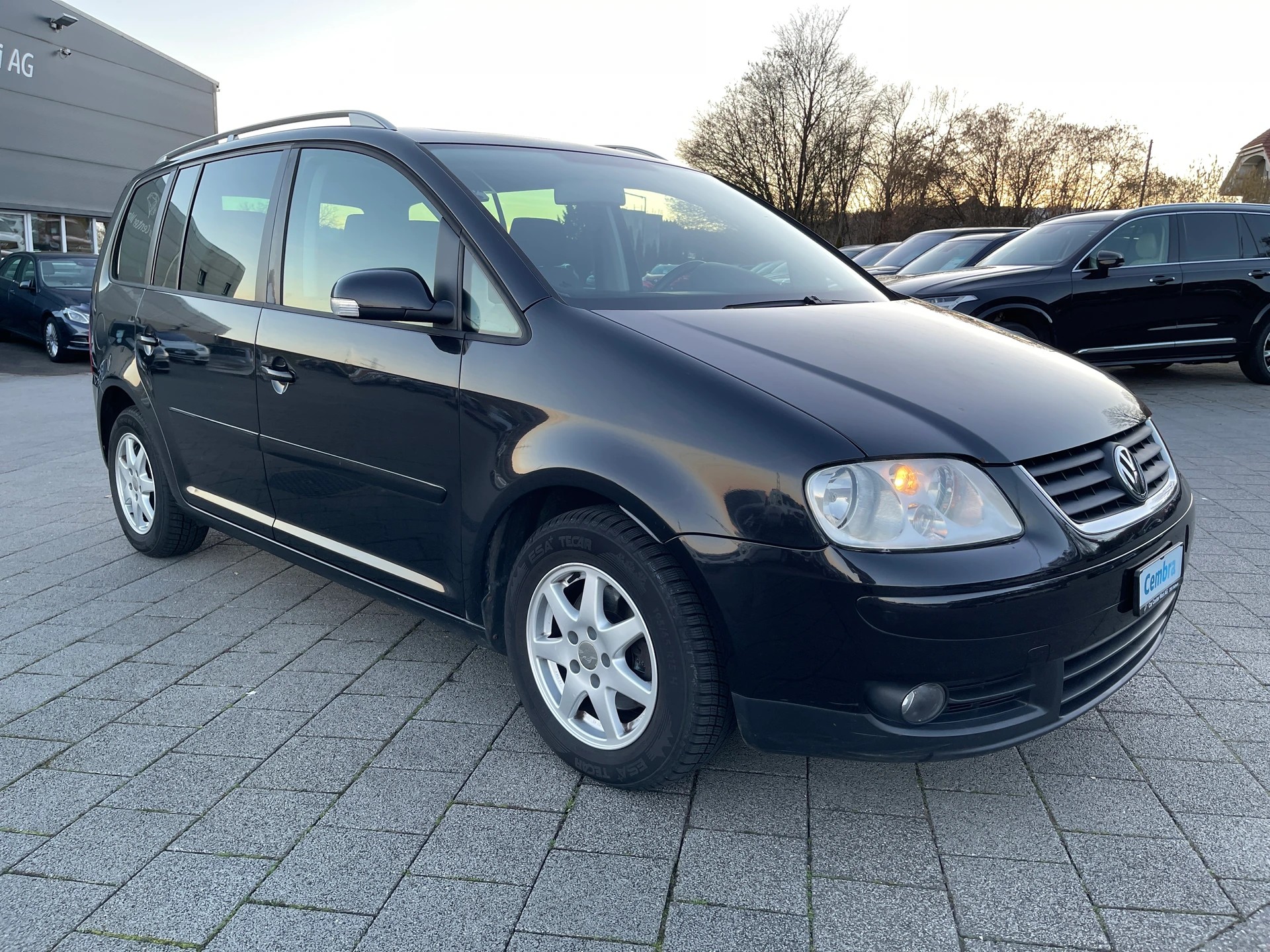 VW Touran 2.0 TDI Trendline-image-4