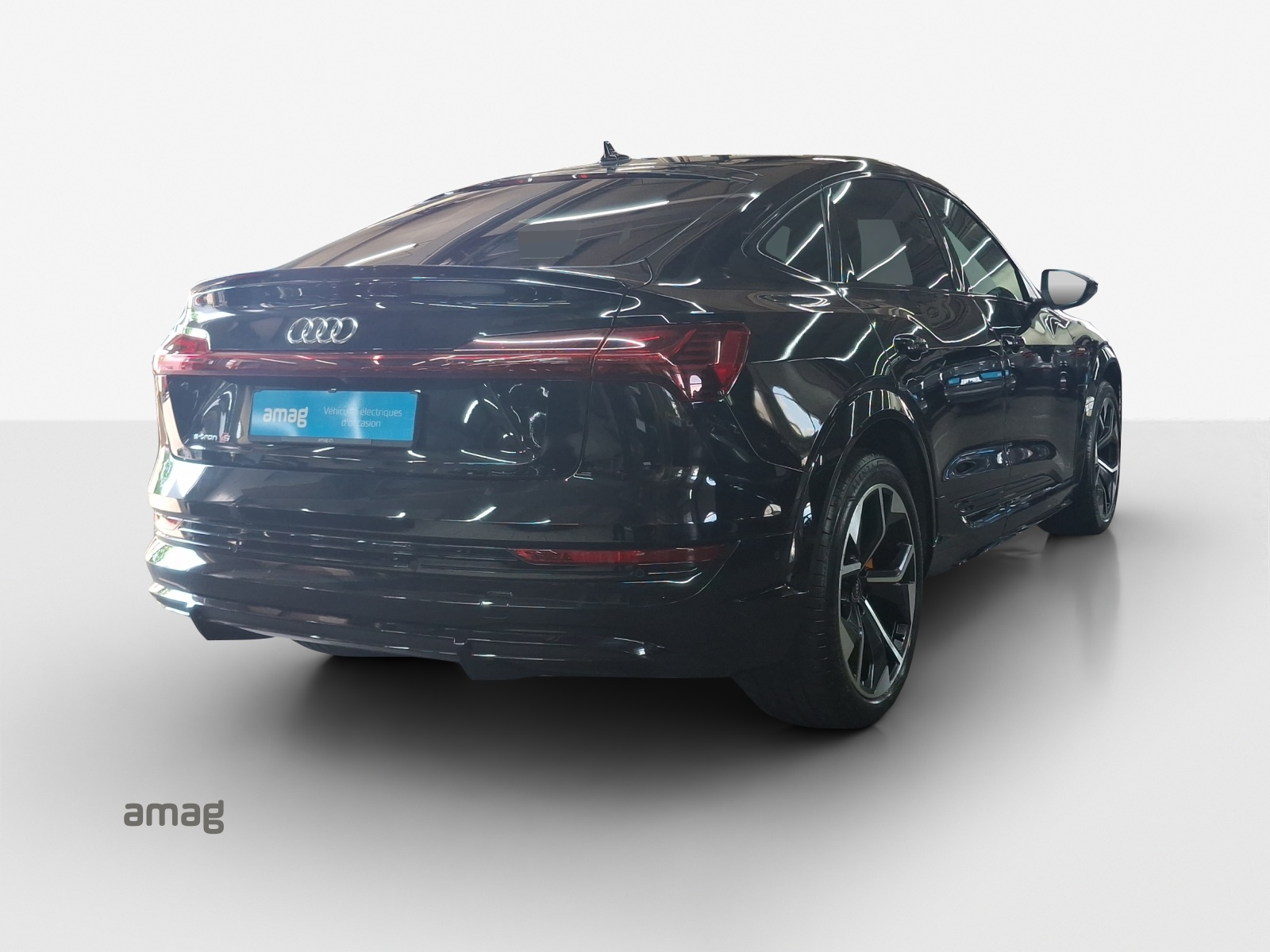 AUDI e-tron S Sportback quattro-image-5