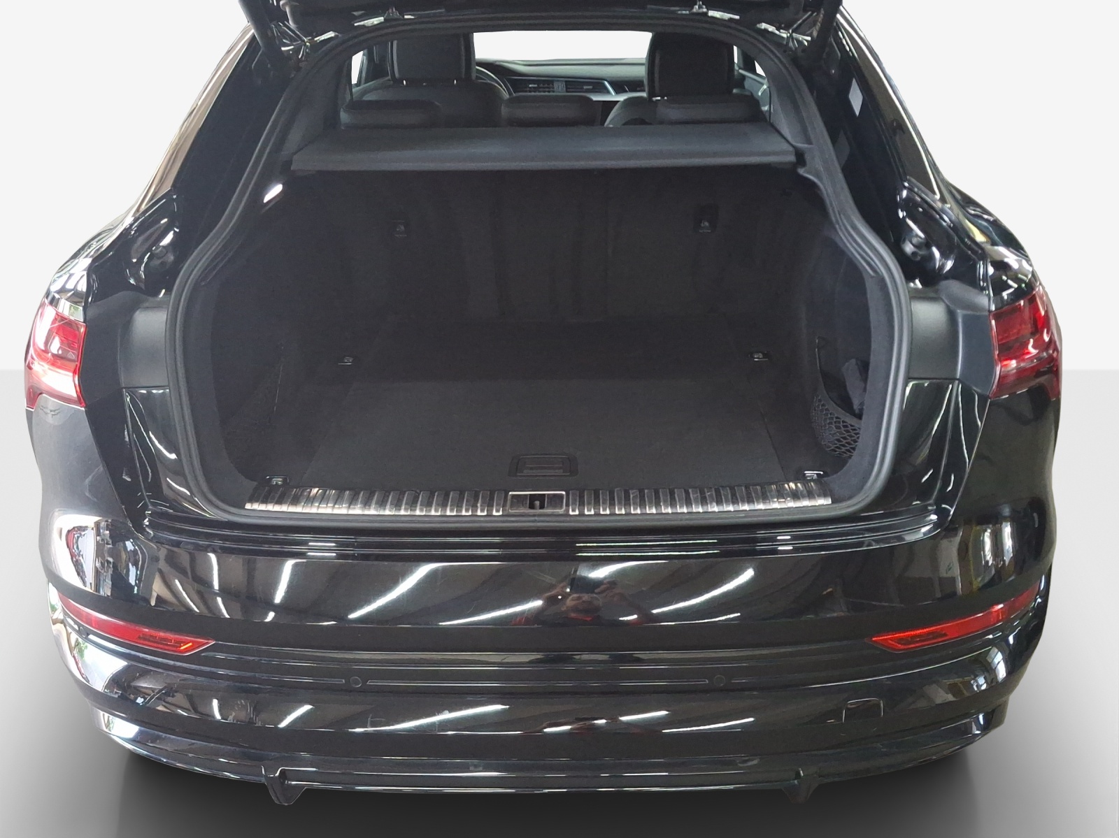 AUDI e-tron S Sportback quattro-image-13