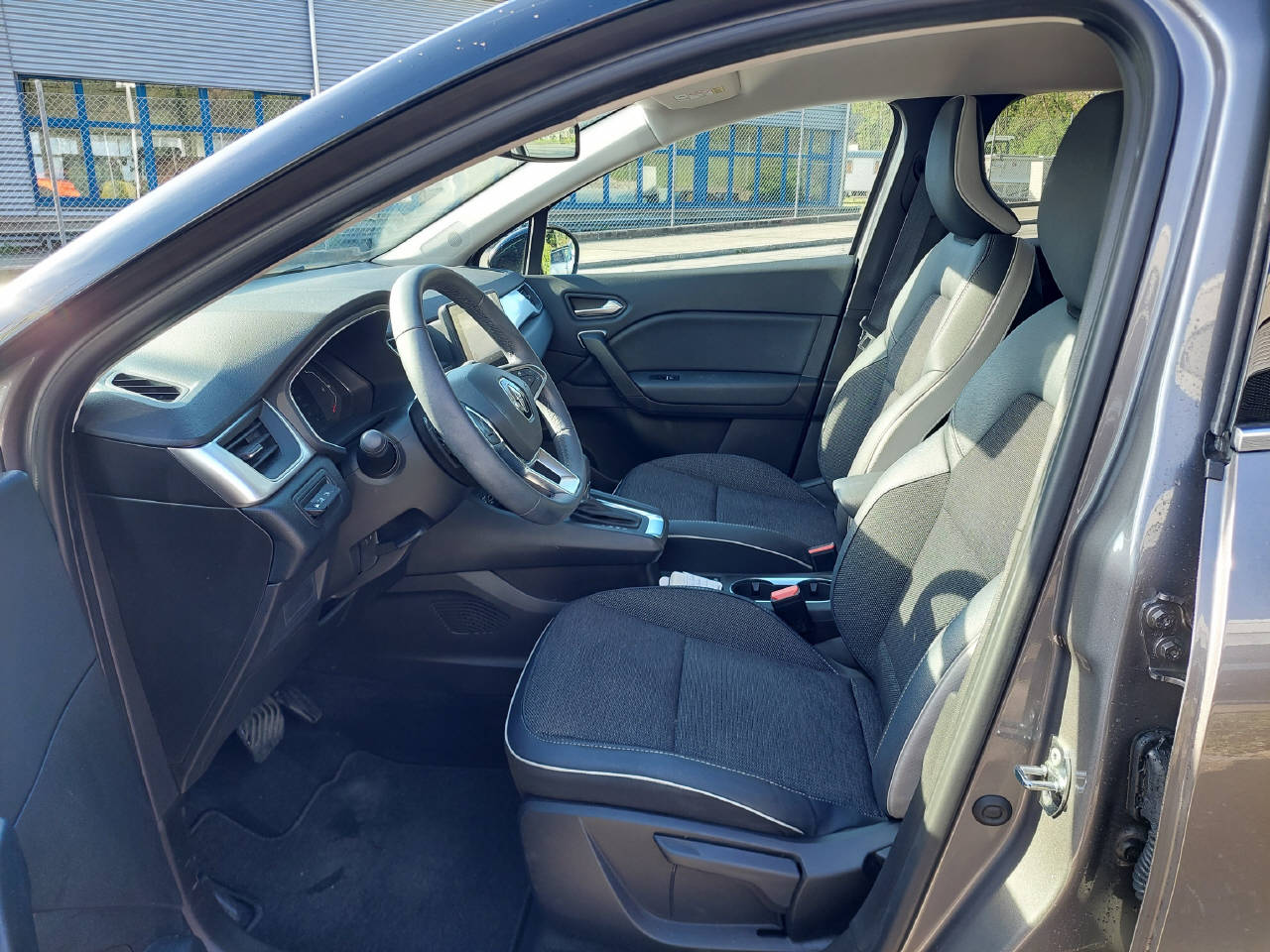 RENAULT Captur 1.3 TCe 140 Intens EDC-image-5
