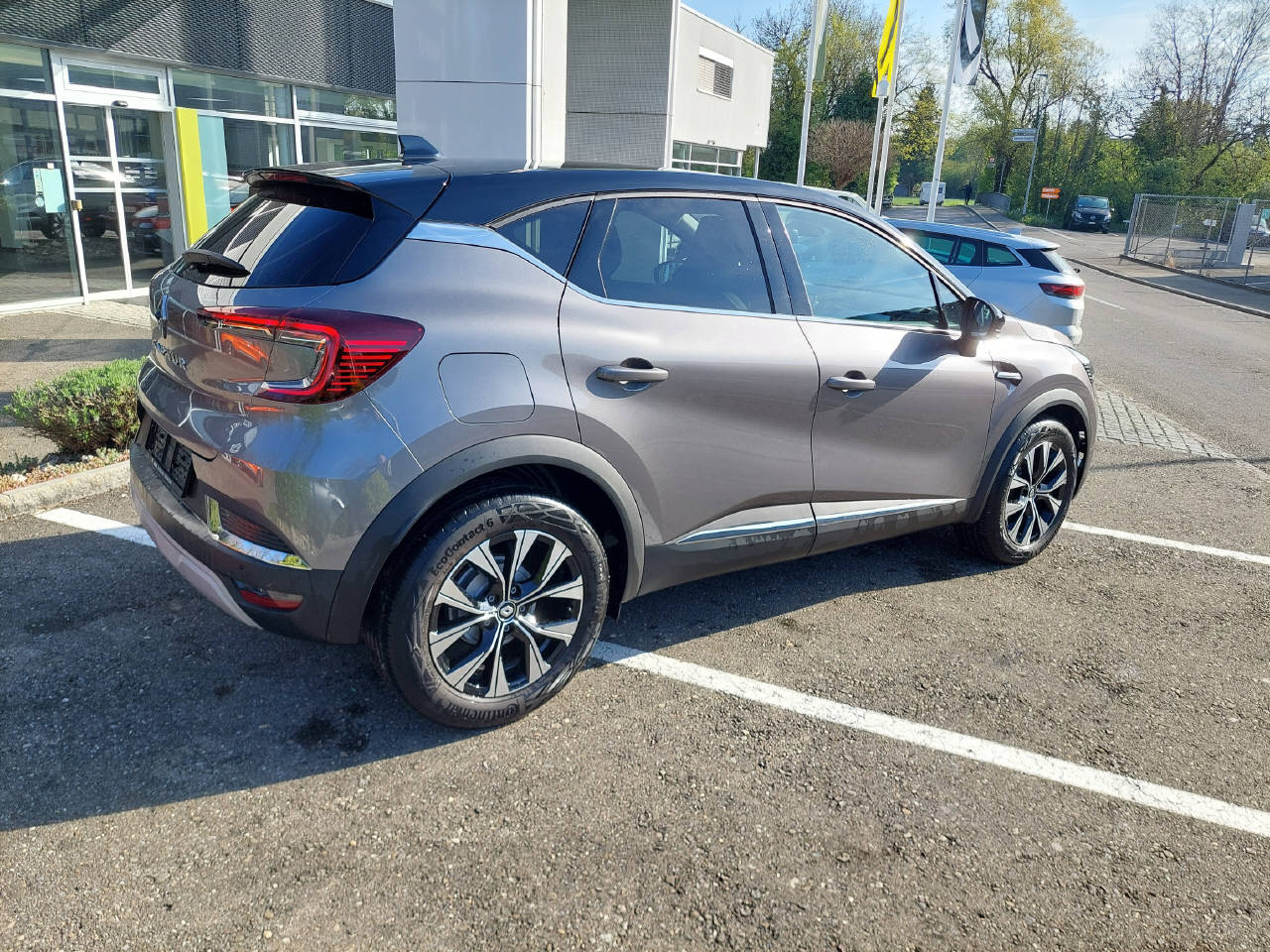 RENAULT Captur 1.3 TCe 140 Intens EDC-image-4