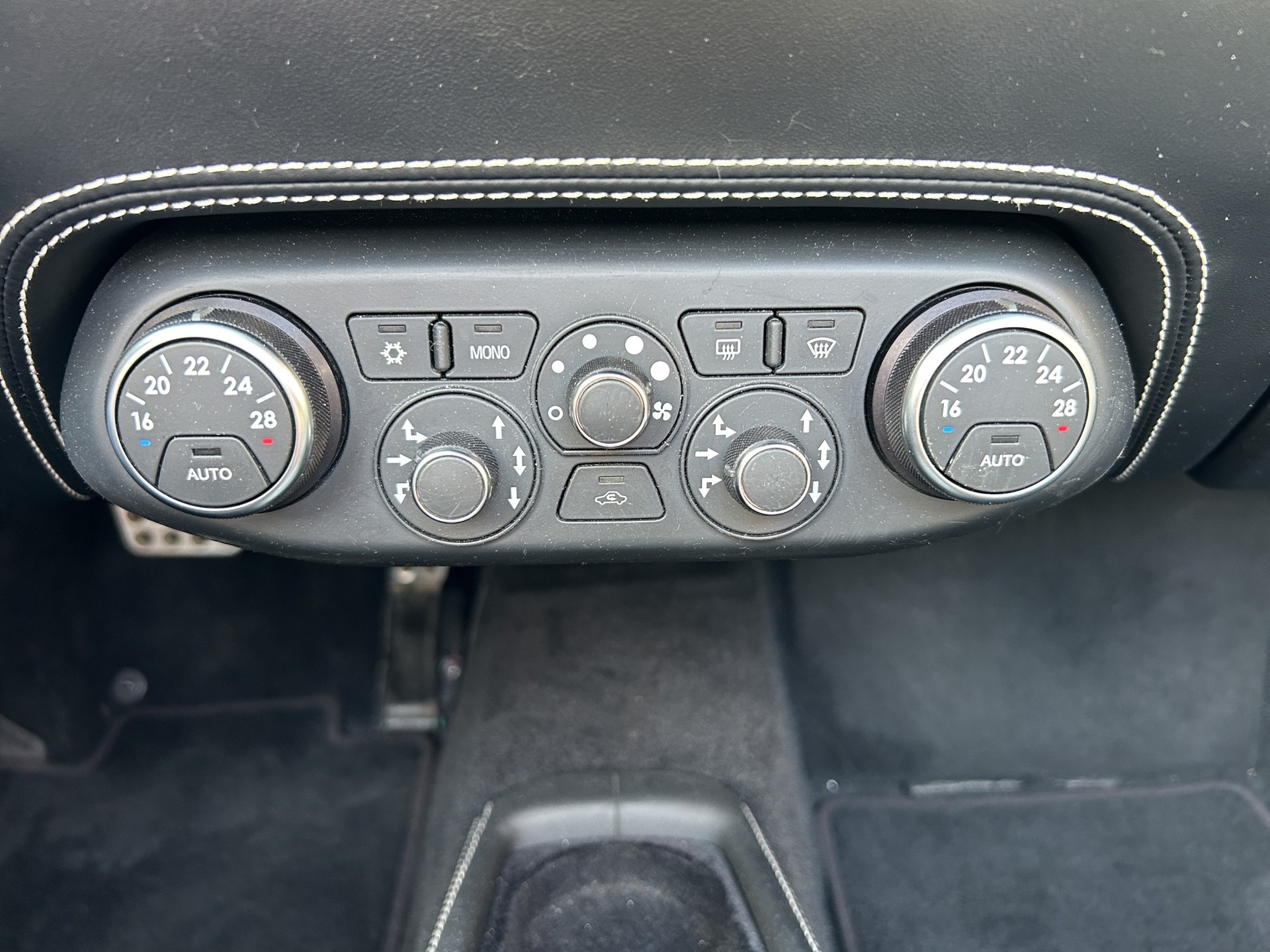 FERRARI 458 Spider Italia 4.5 V8-image-12
