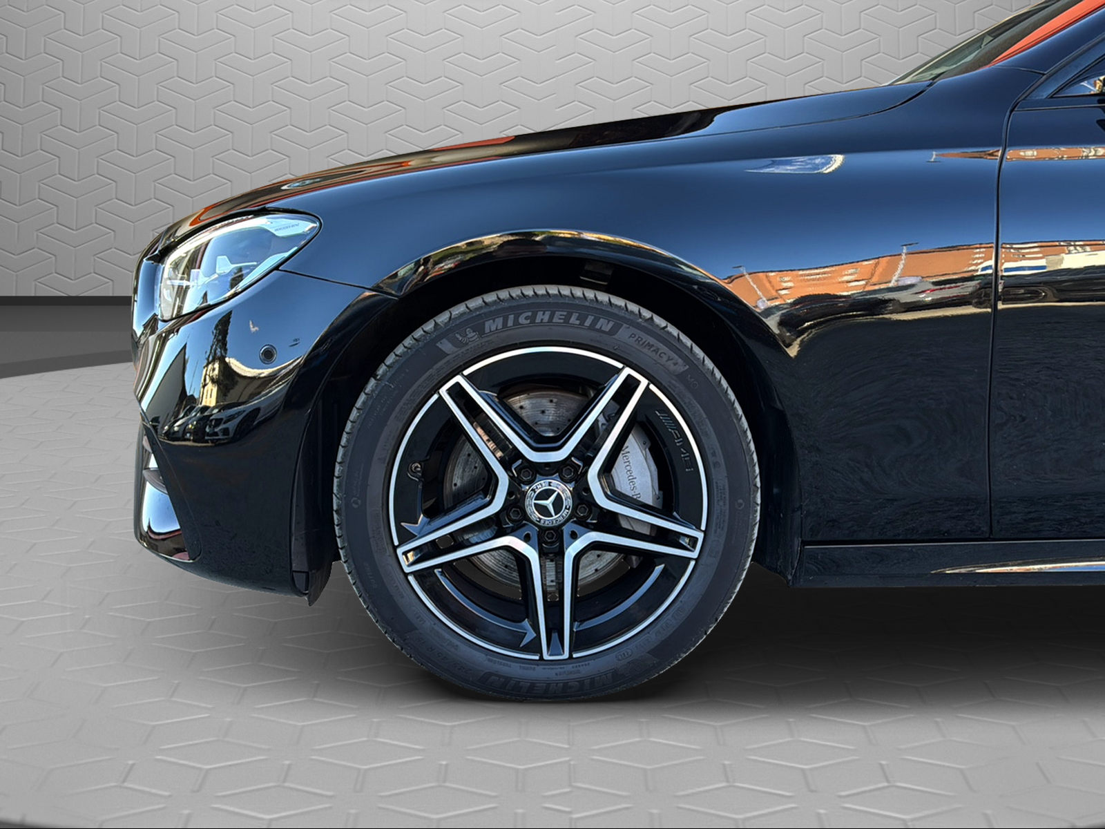 MERCEDES-BENZ E 220 d T 4Matic AMG Line 9G-Tronic-image-8