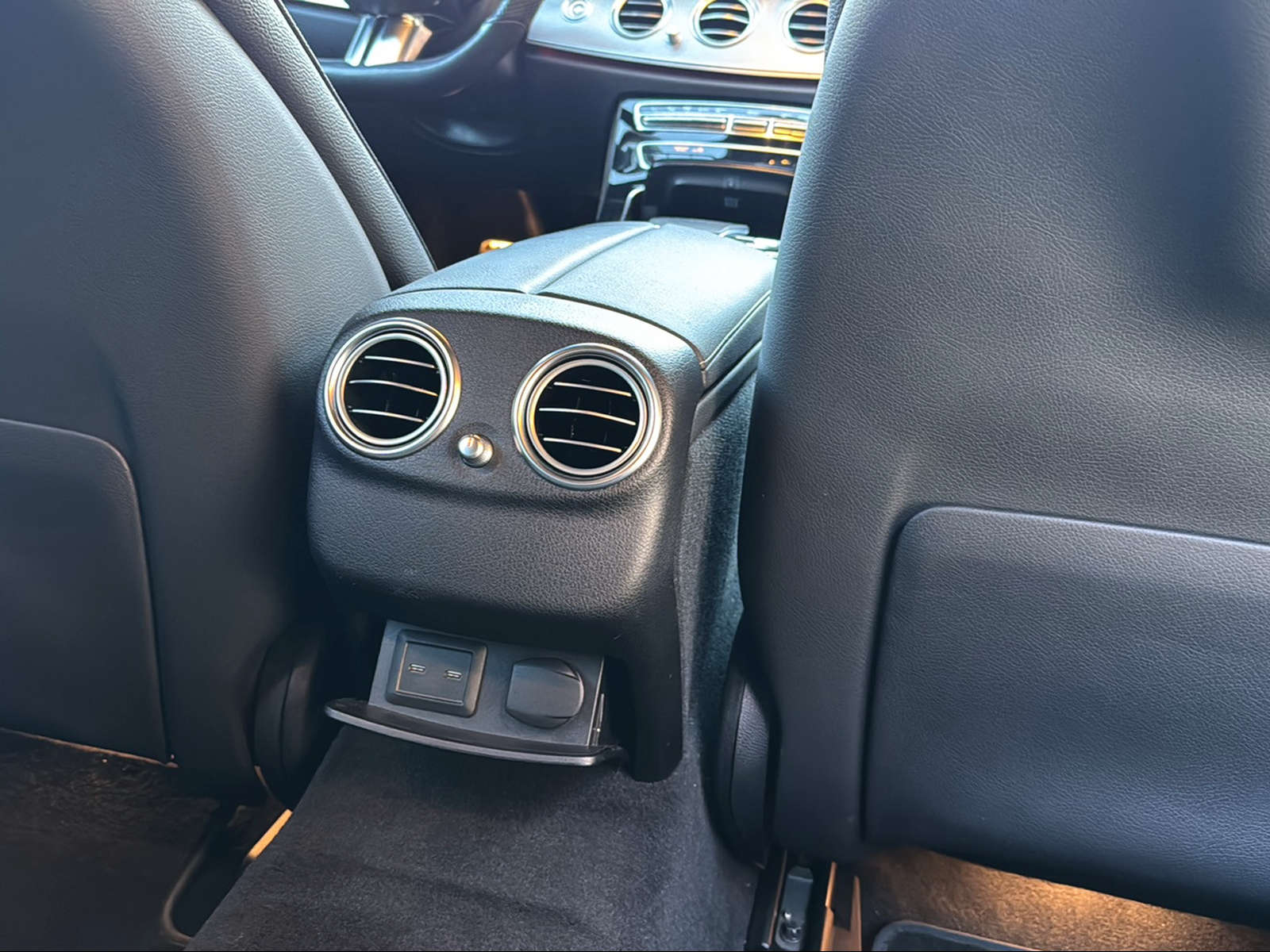 MERCEDES-BENZ E 220 d T 4Matic AMG Line 9G-Tronic-image-16