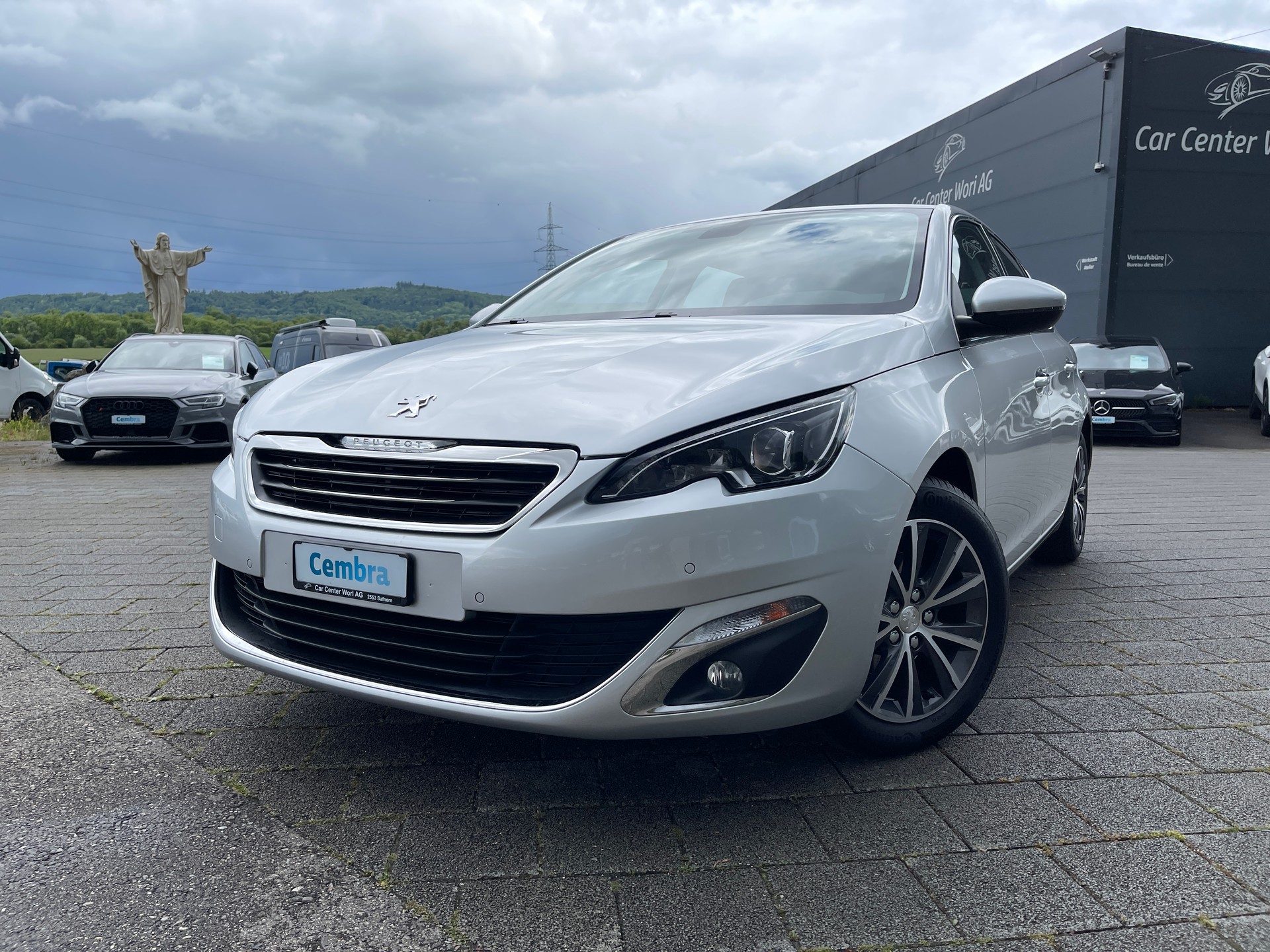 PEUGEOT 308 1.2 THP Allure Automatic-image-0