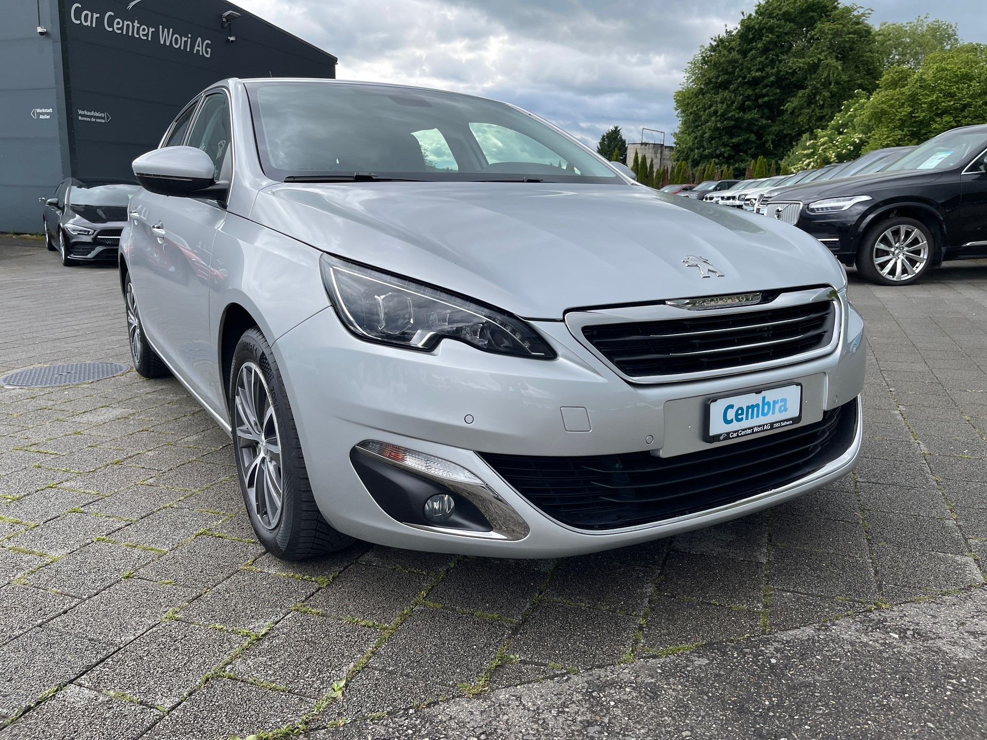PEUGEOT 308 1.2 THP Allure Automatic-image-5
