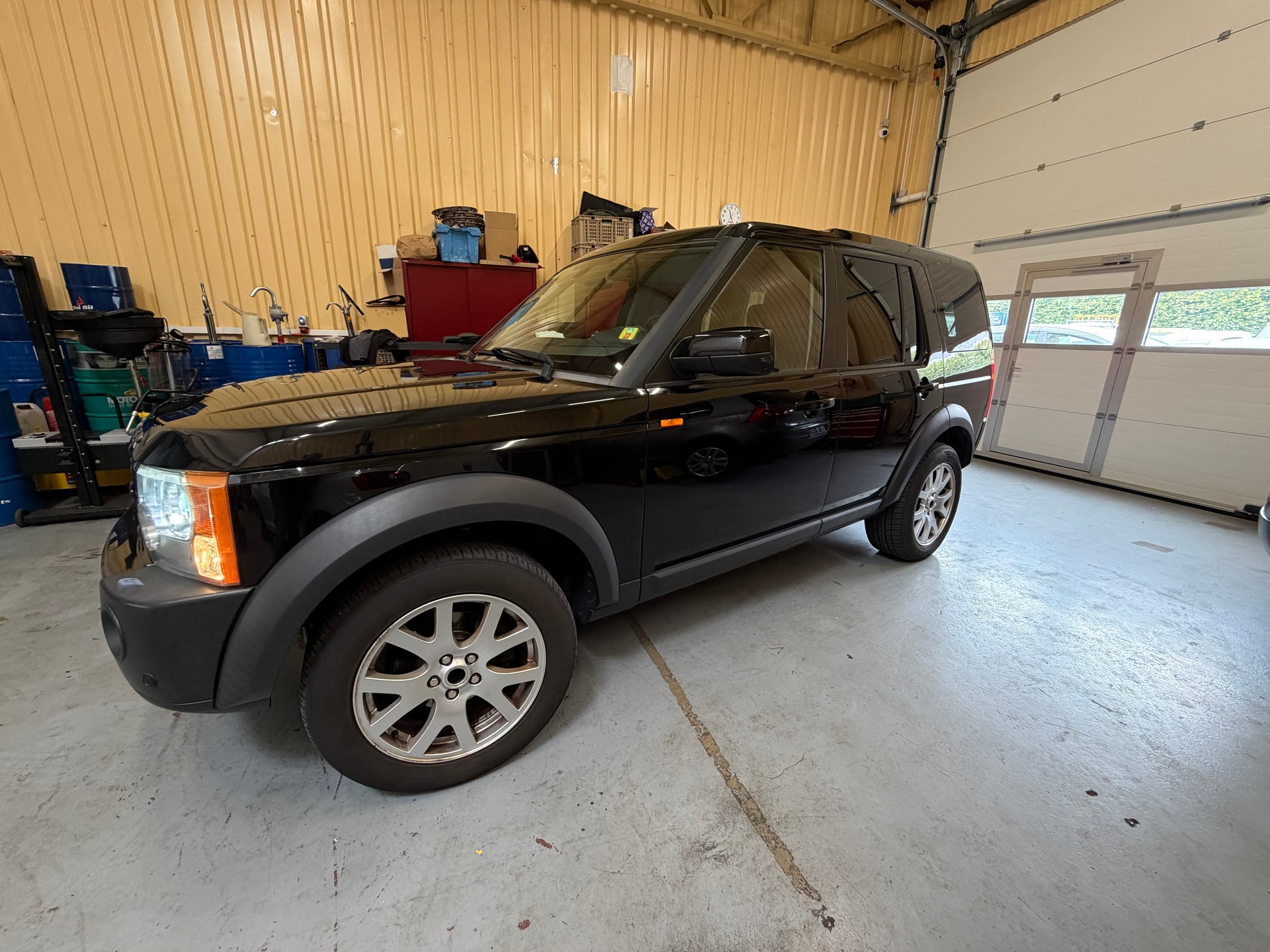 LAND ROVER Discovery 2.7d V6 HSE Automatic-image-0