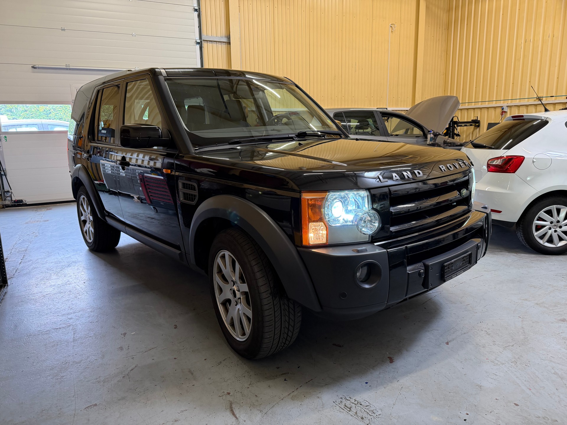 LAND ROVER Discovery 2.7d V6 HSE Automatic-image-5