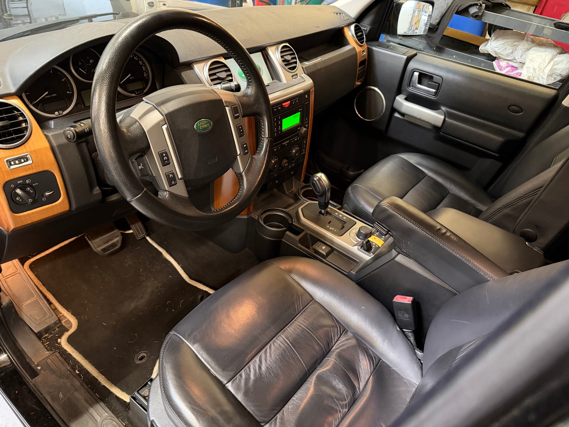 LAND ROVER Discovery 2.7d V6 HSE Automatic-image-12