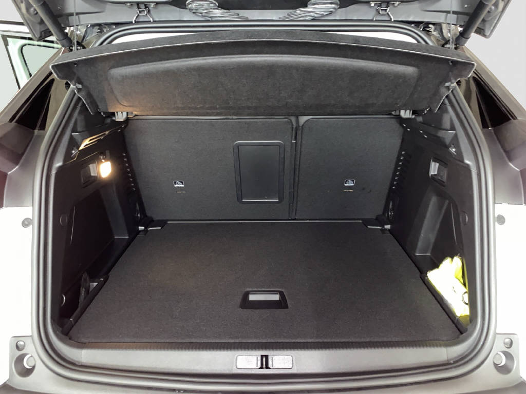 PEUGEOT 3008 1.2 PureTech Allure Pack-image-13