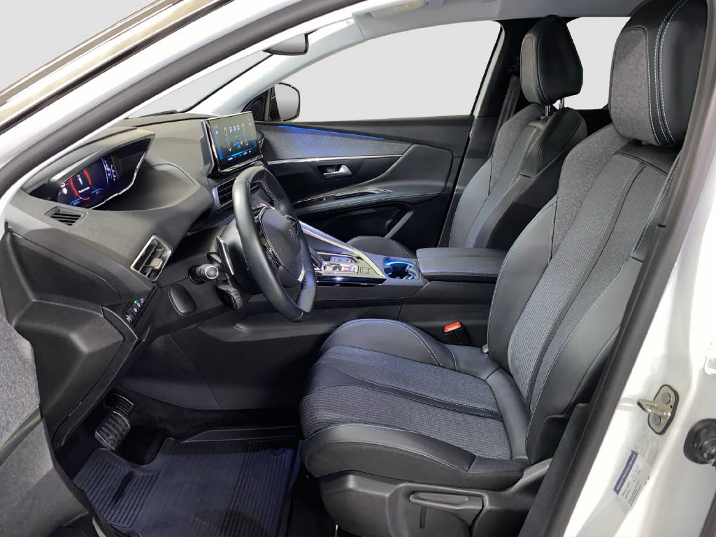 PEUGEOT 3008 1.2 PureTech Allure Pack-image-5
