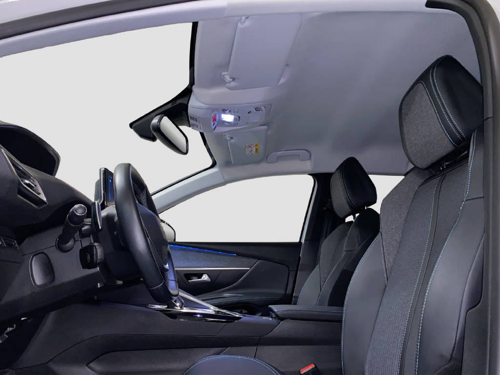 PEUGEOT 3008 1.2 PureTech Allure Pack-image-6