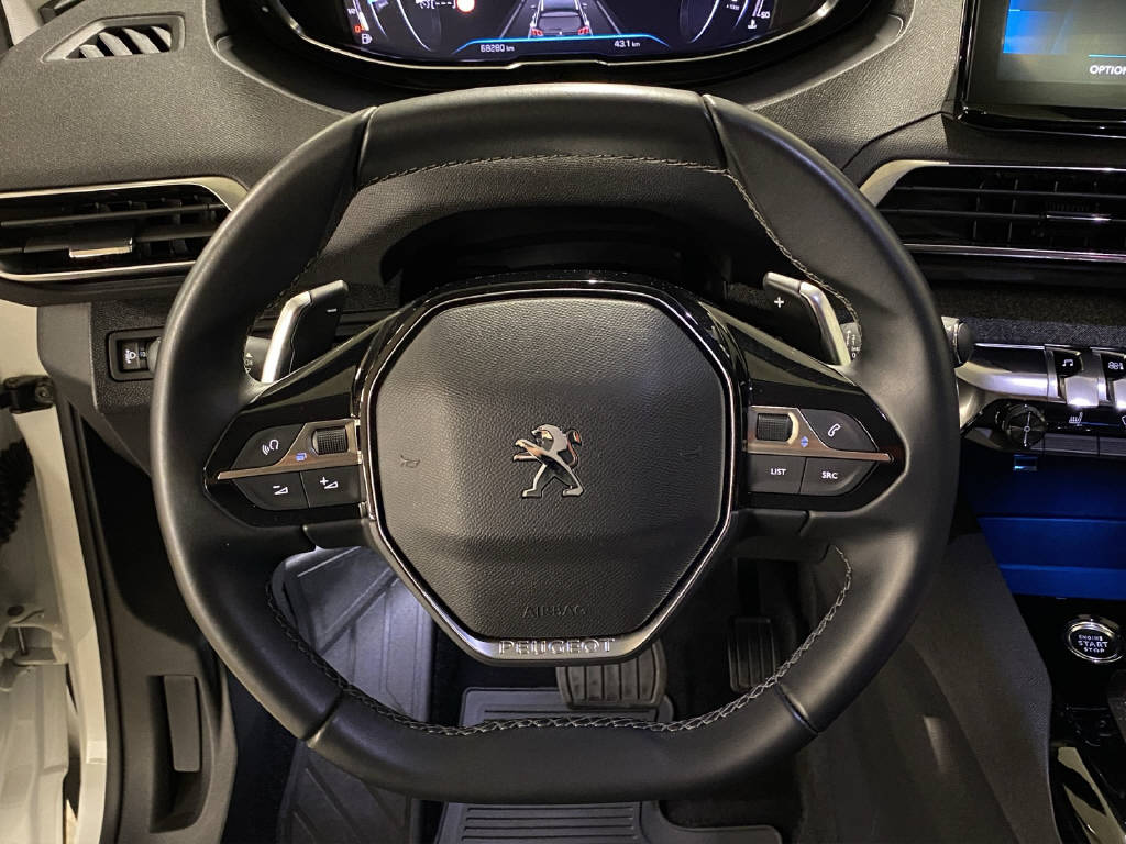 PEUGEOT 3008 1.2 PureTech Allure Pack-image-7