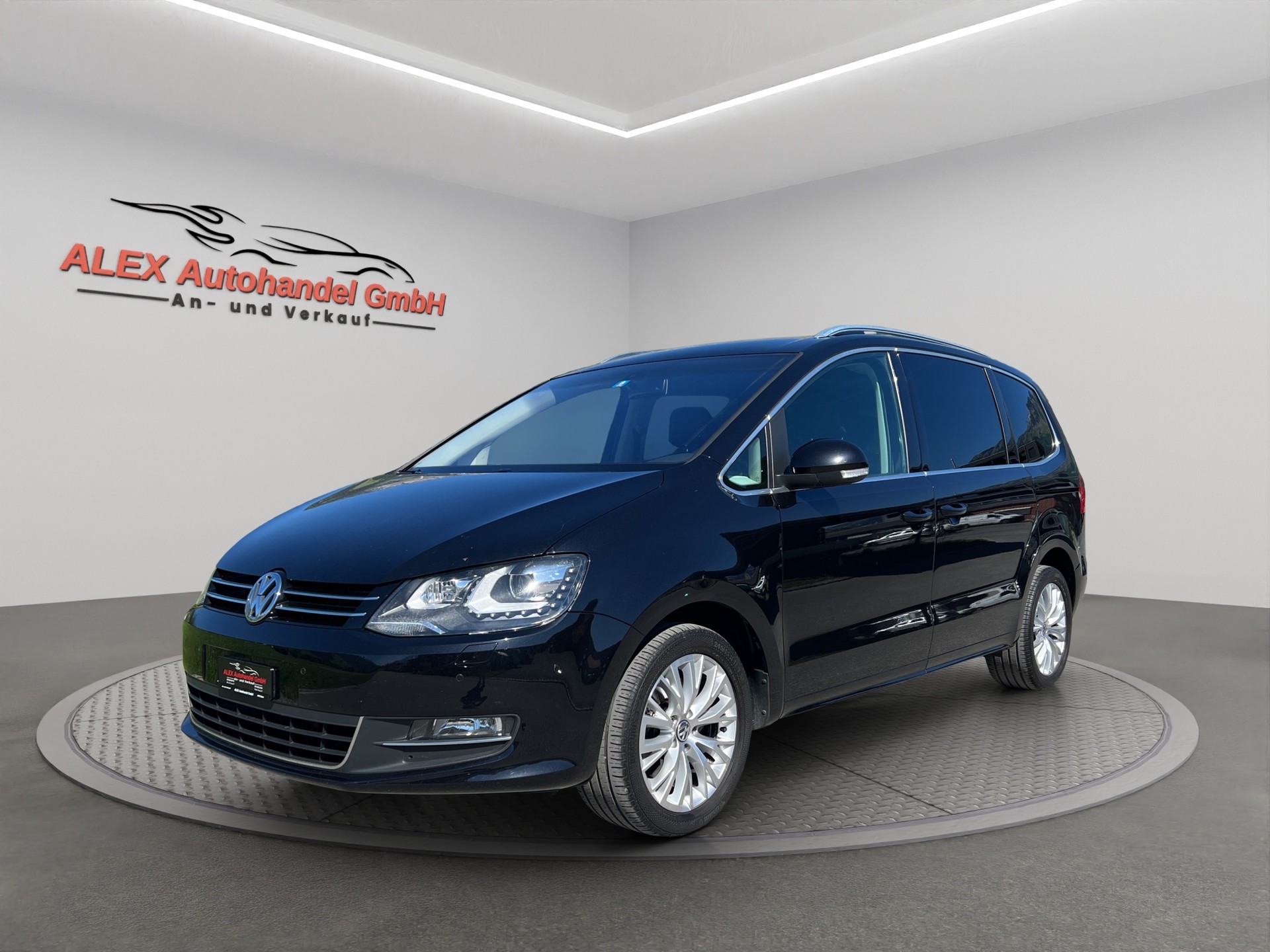 VW Sharan 2.0 TSI Comfortline DSG-image-0