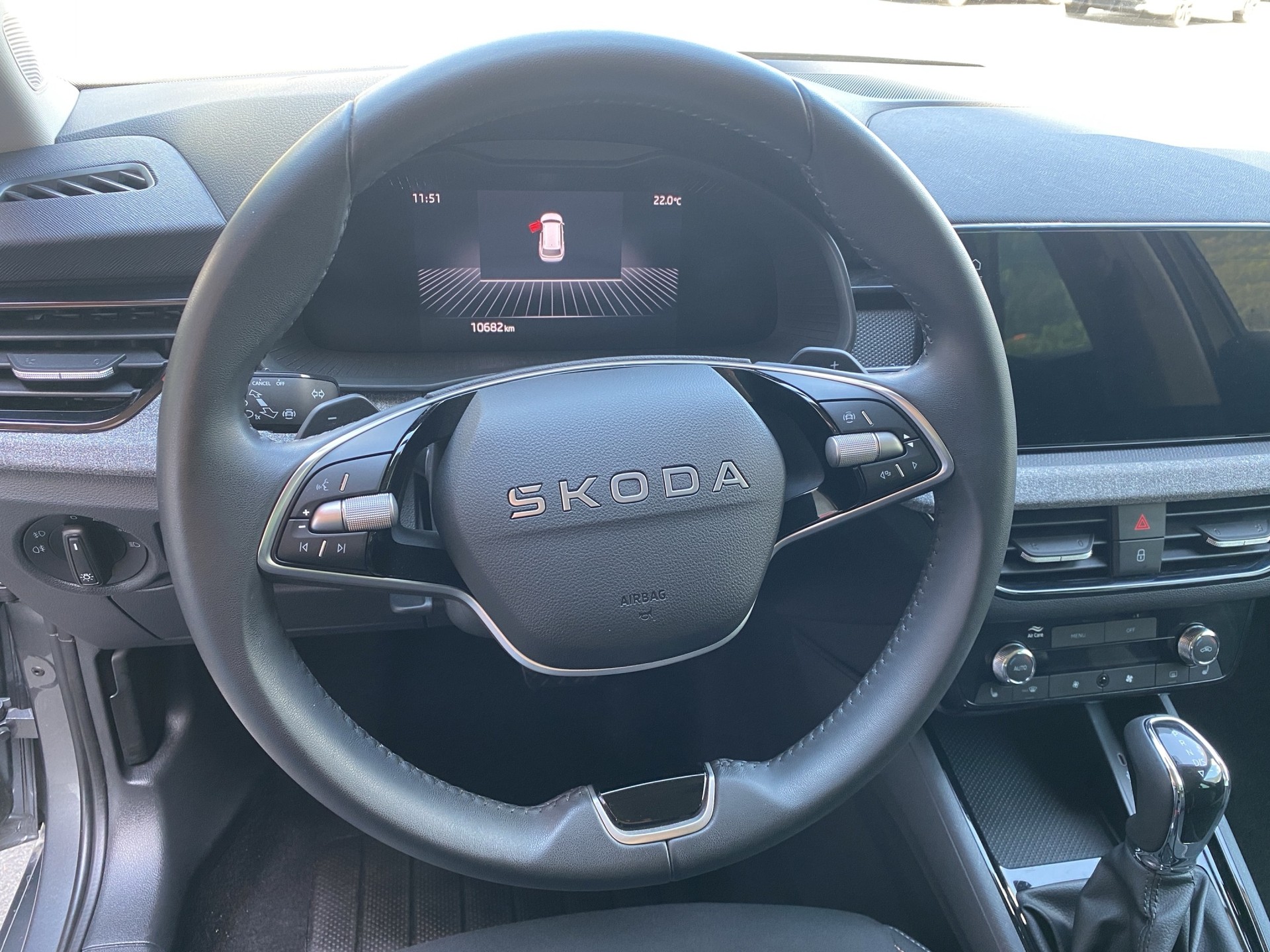 SKODA Kamiq 1.0 TSI Selection Black DSG Automat-image-10